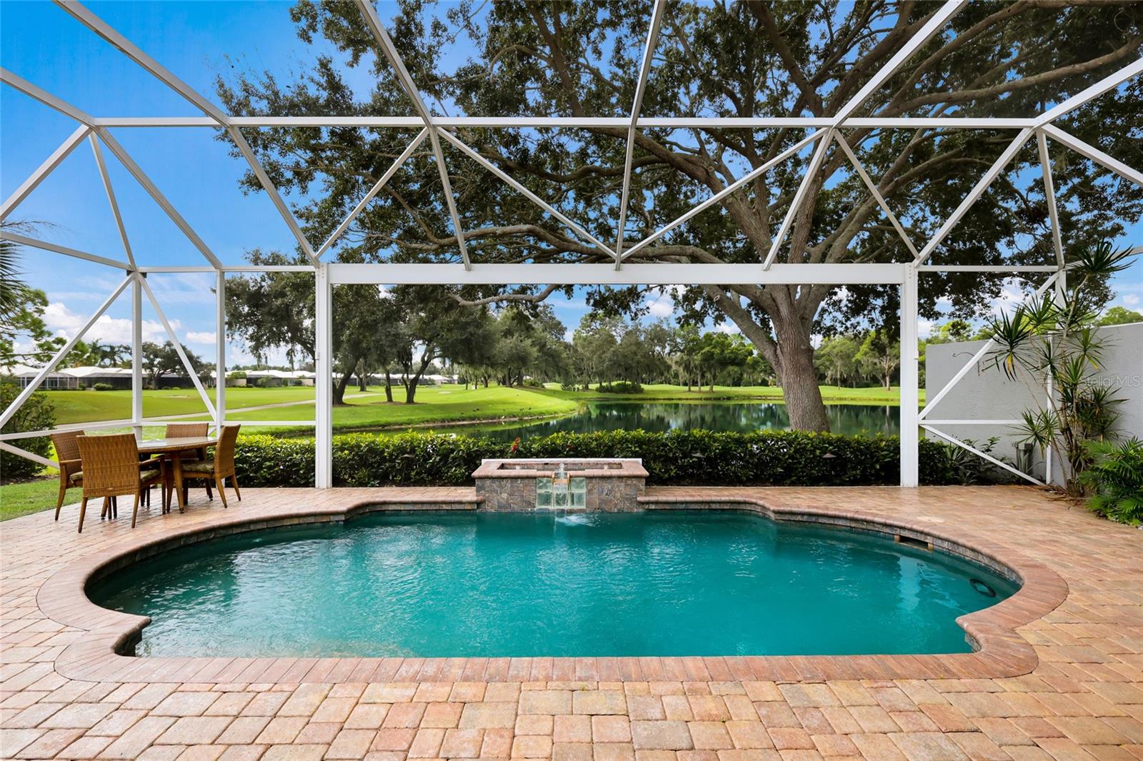8728 52nd Dr E Property Photo 2