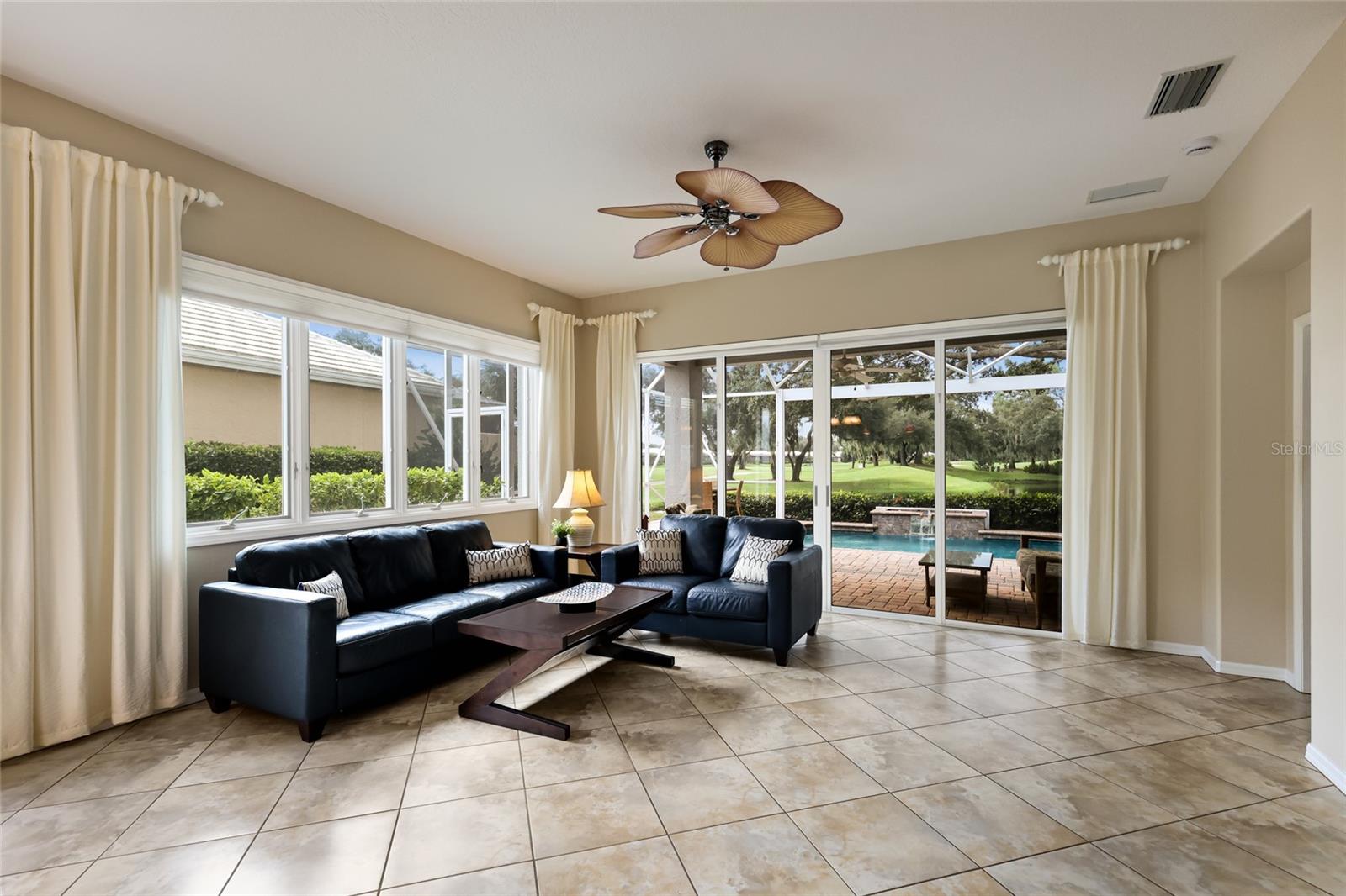 8728 52nd Dr E Property Photo 9