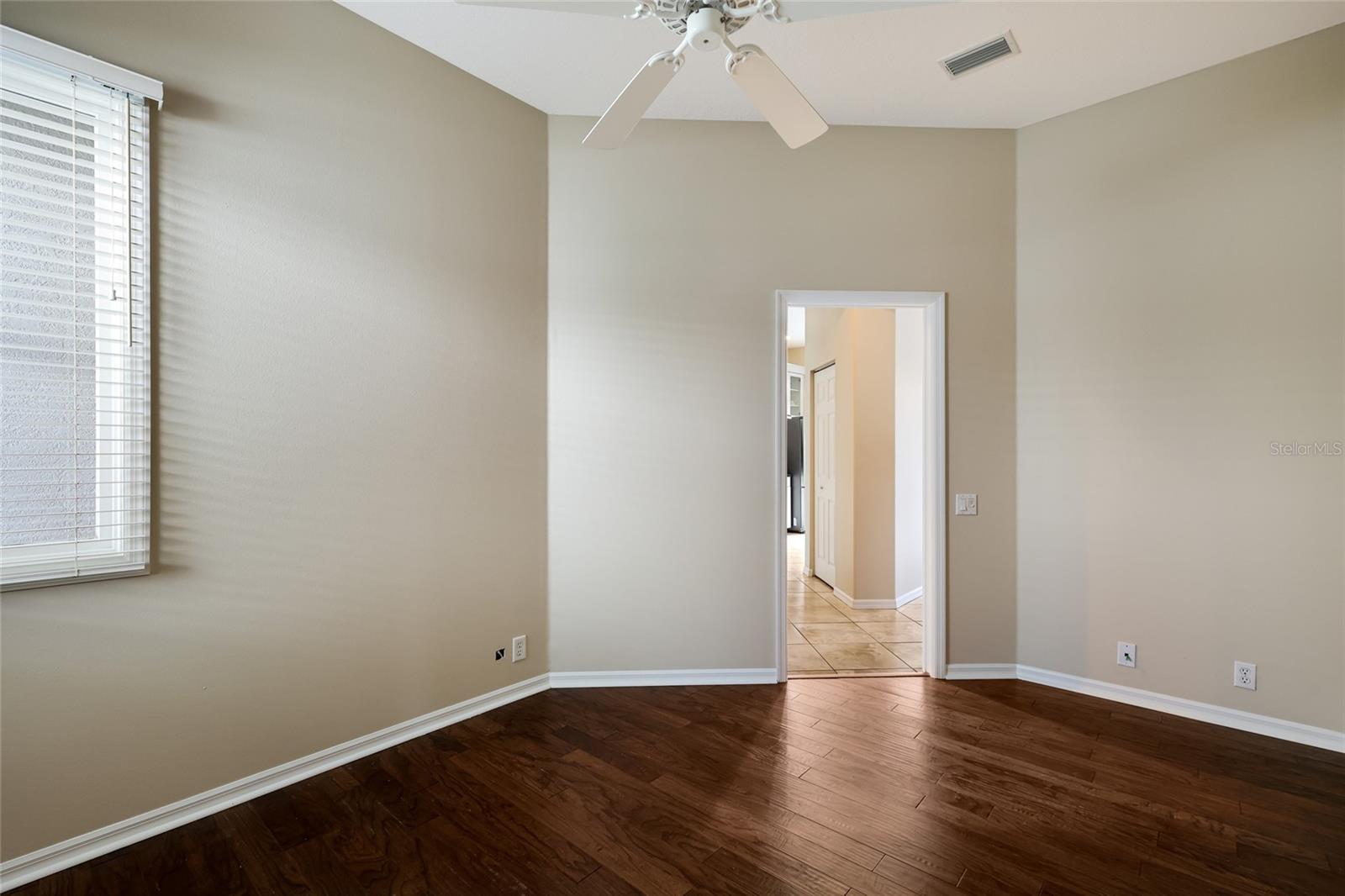 8728 52nd Dr E Property Photo 27