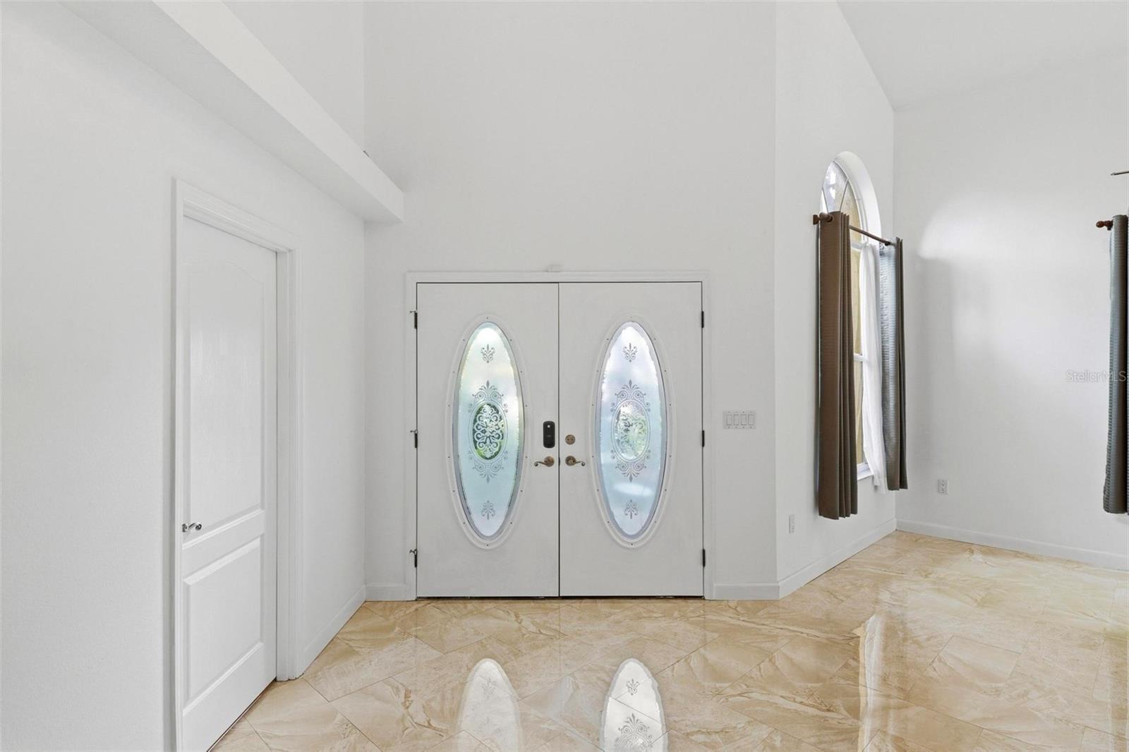 2429 Whippoorwill Cir Property Photo 4