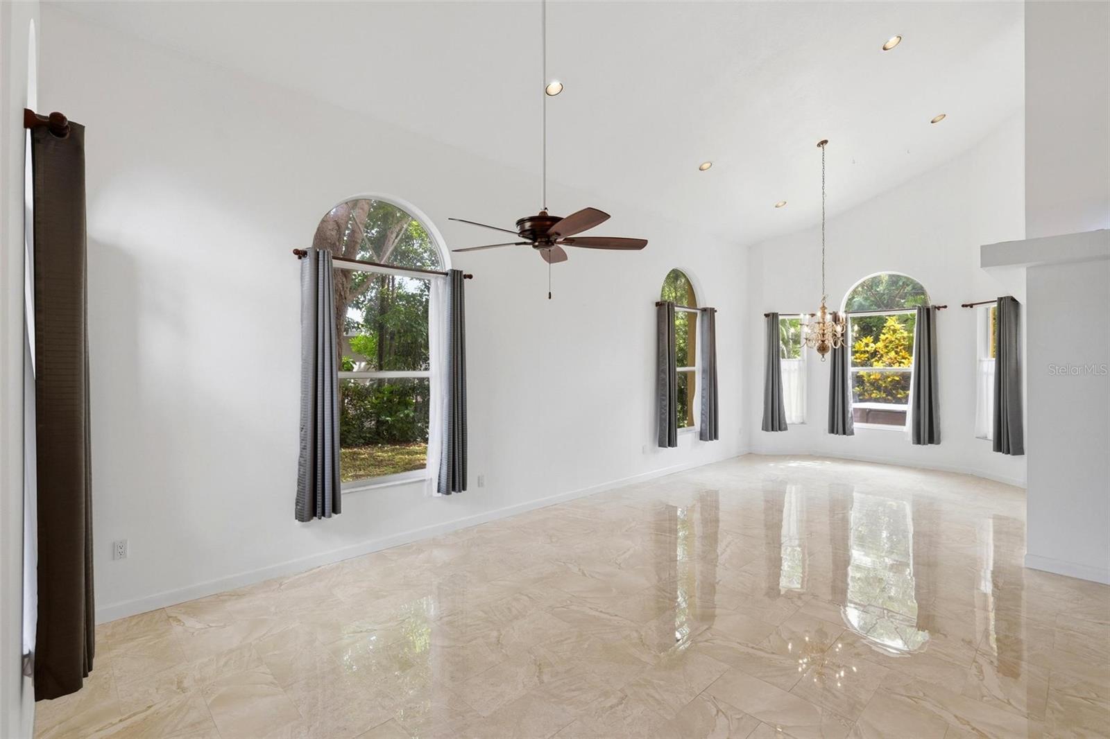 2429 Whippoorwill Cir Property Photo 8