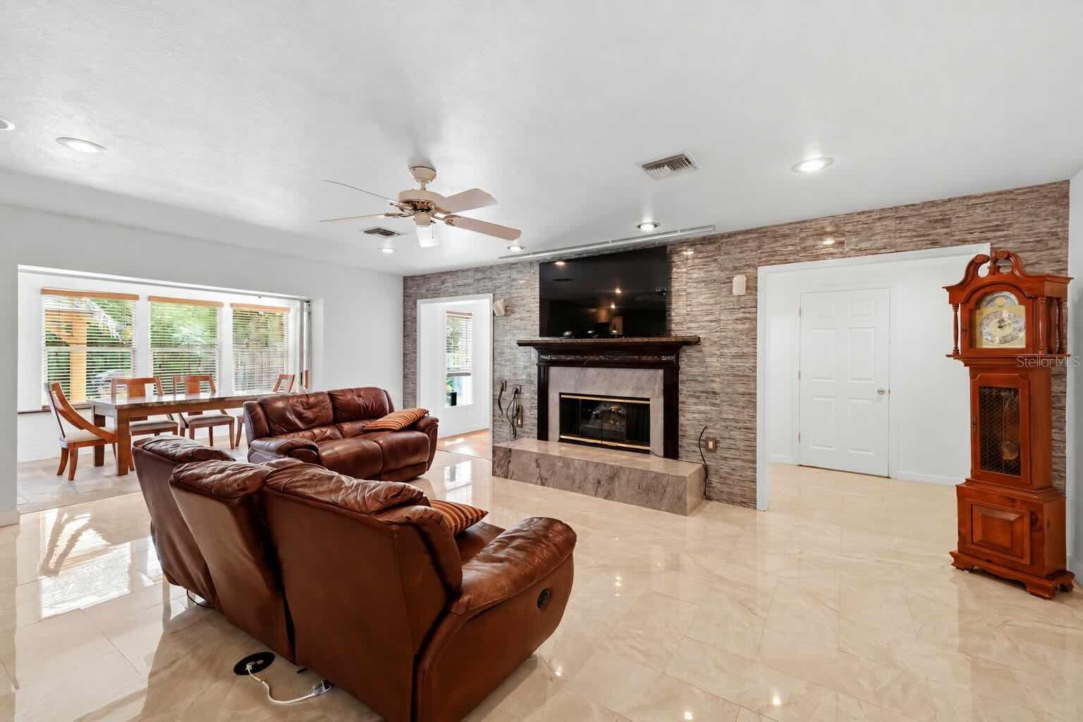 2429 Whippoorwill Cir Property Photo 14