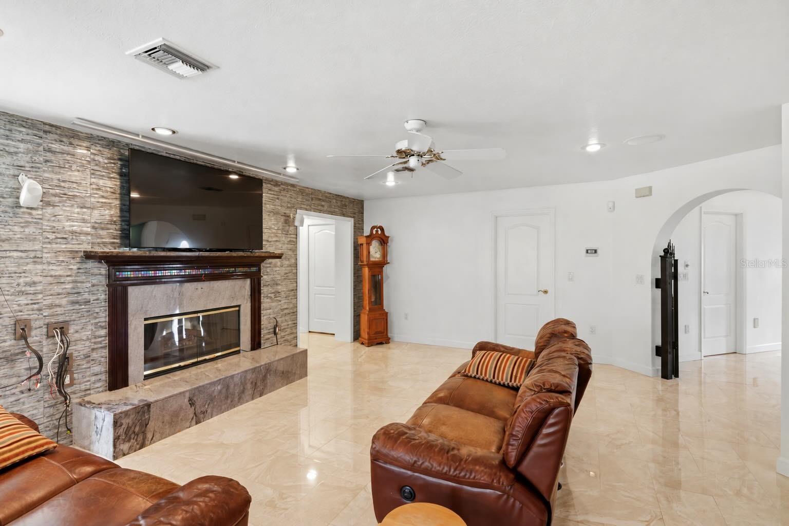 2429 Whippoorwill Cir Property Photo 15