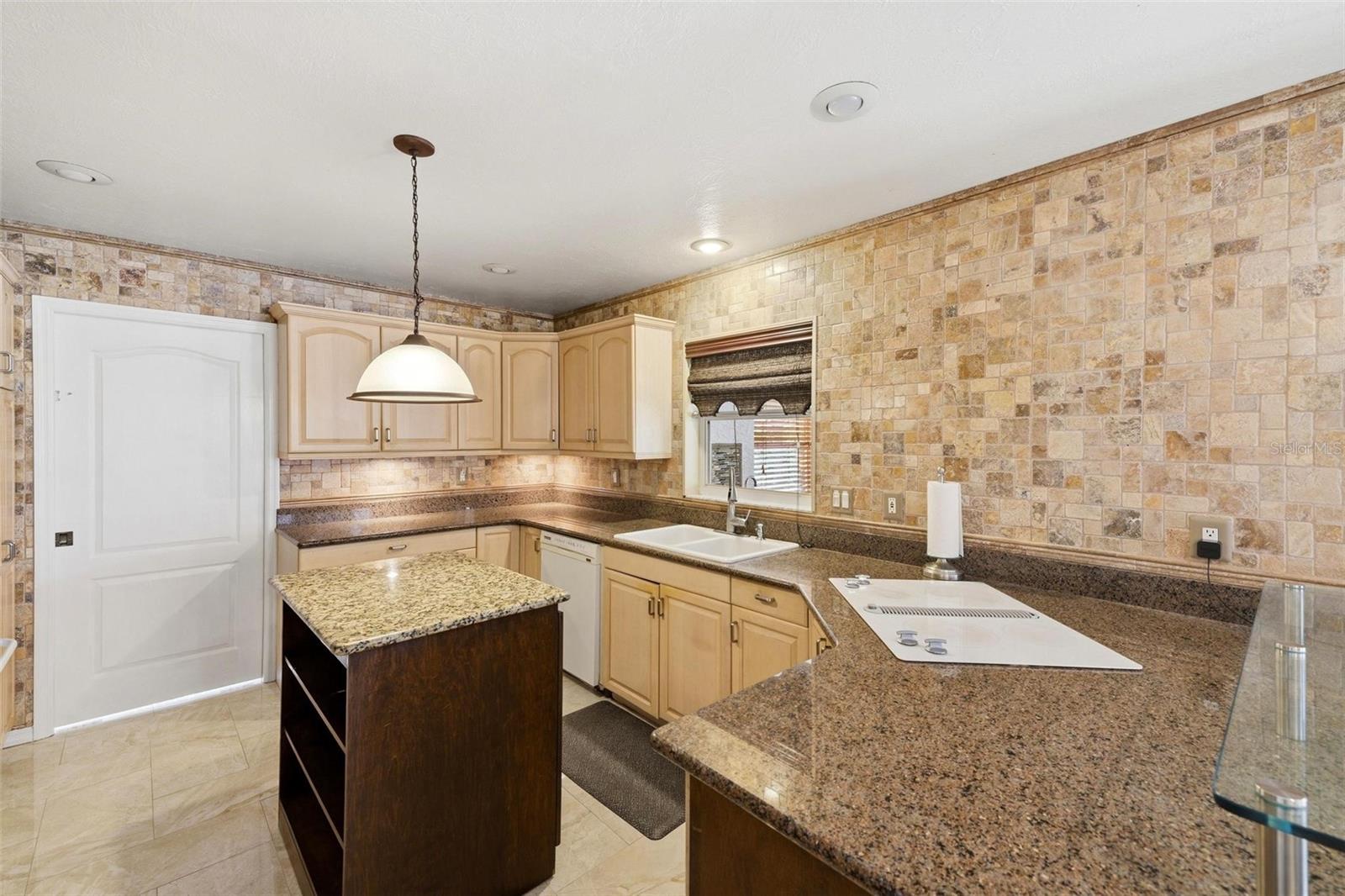 2429 Whippoorwill Cir Property Photo 19