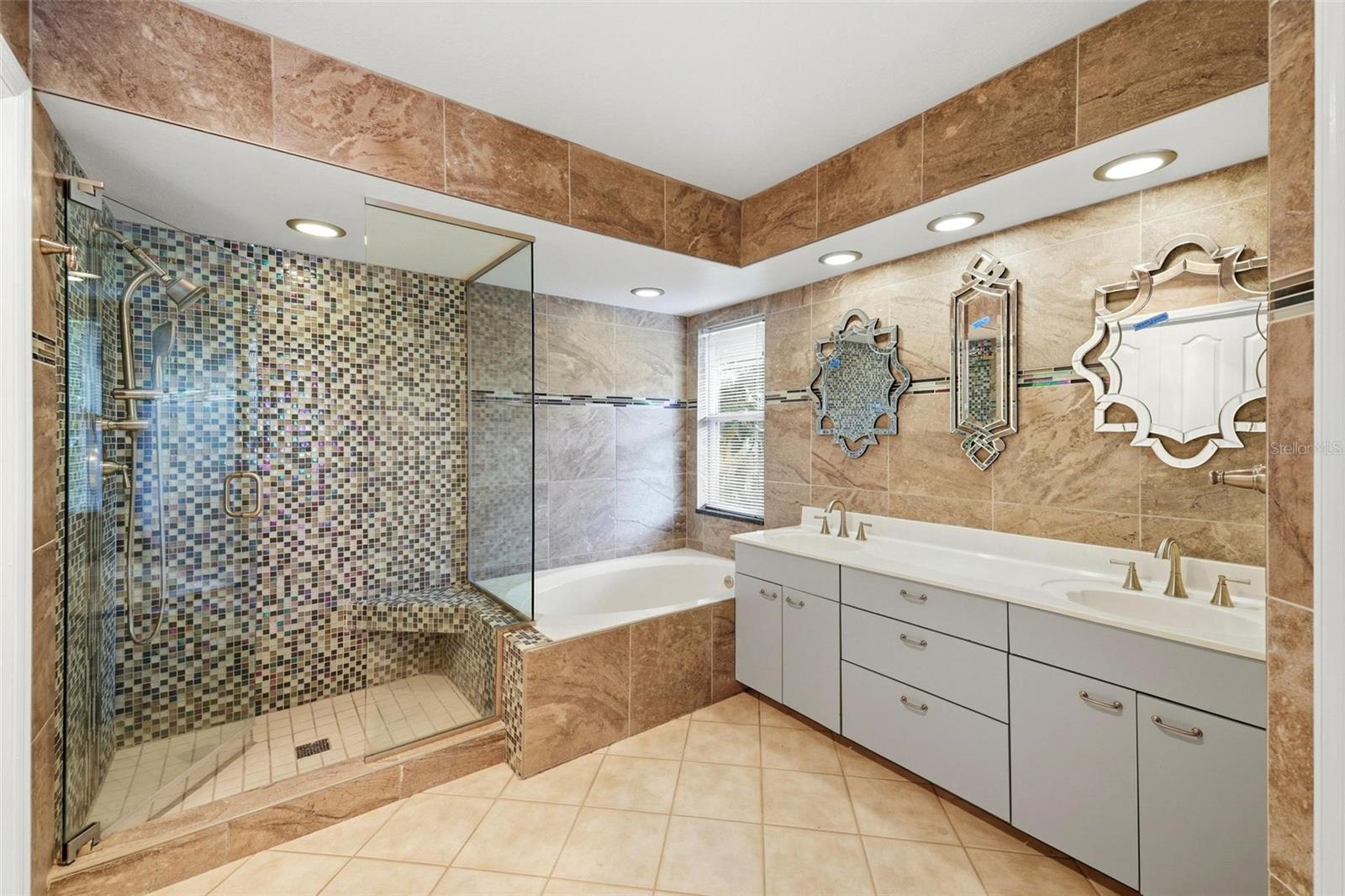 2429 Whippoorwill Cir Property Photo 37