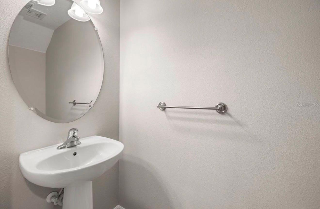 8832 Red Beechwood Ct Property Photo 4