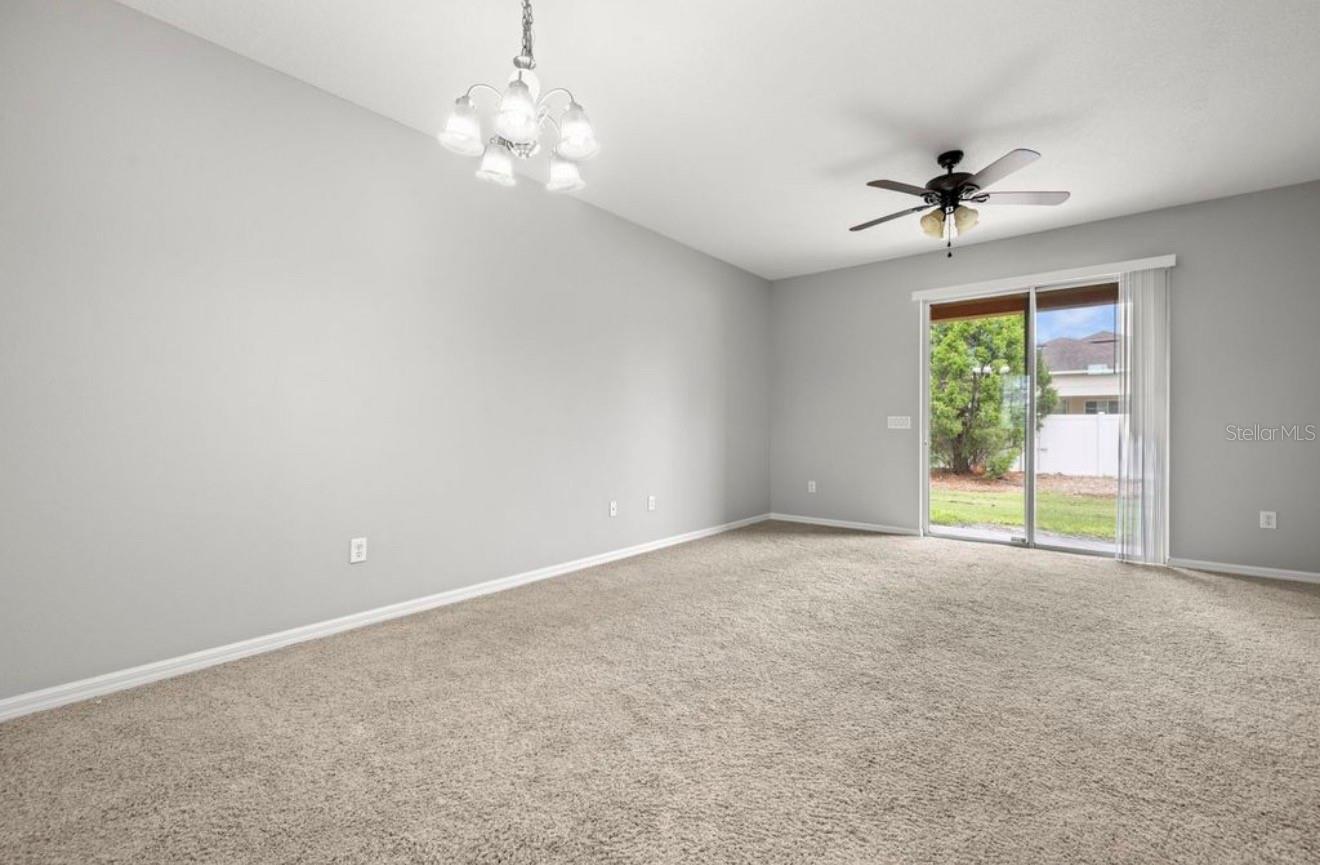 8832 Red Beechwood Ct Property Photo 5