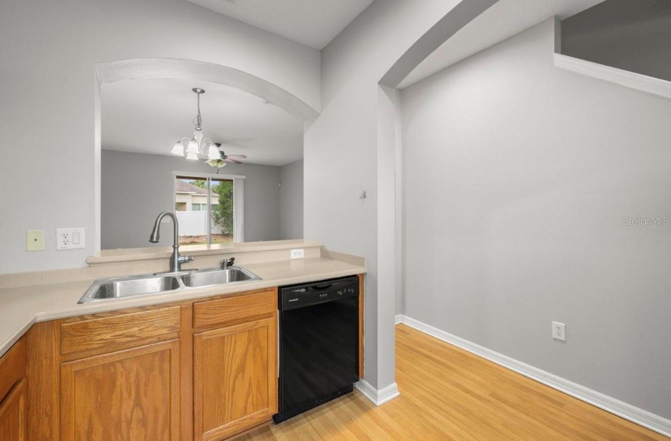 8832 Red Beechwood Ct Property Photo 10