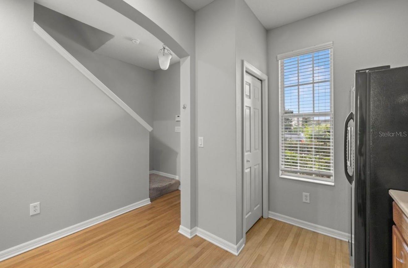 8832 Red Beechwood Ct Property Photo 11