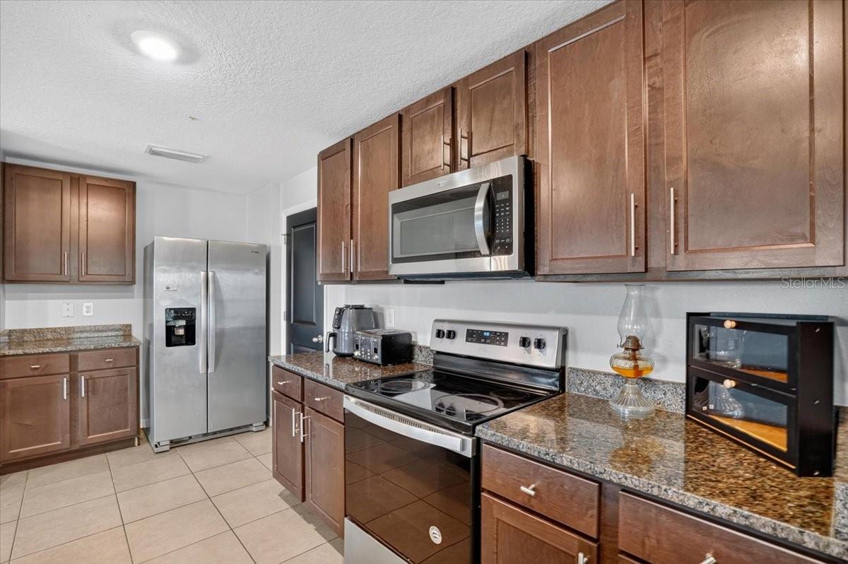 12171 High Rock Way Property Photo 5