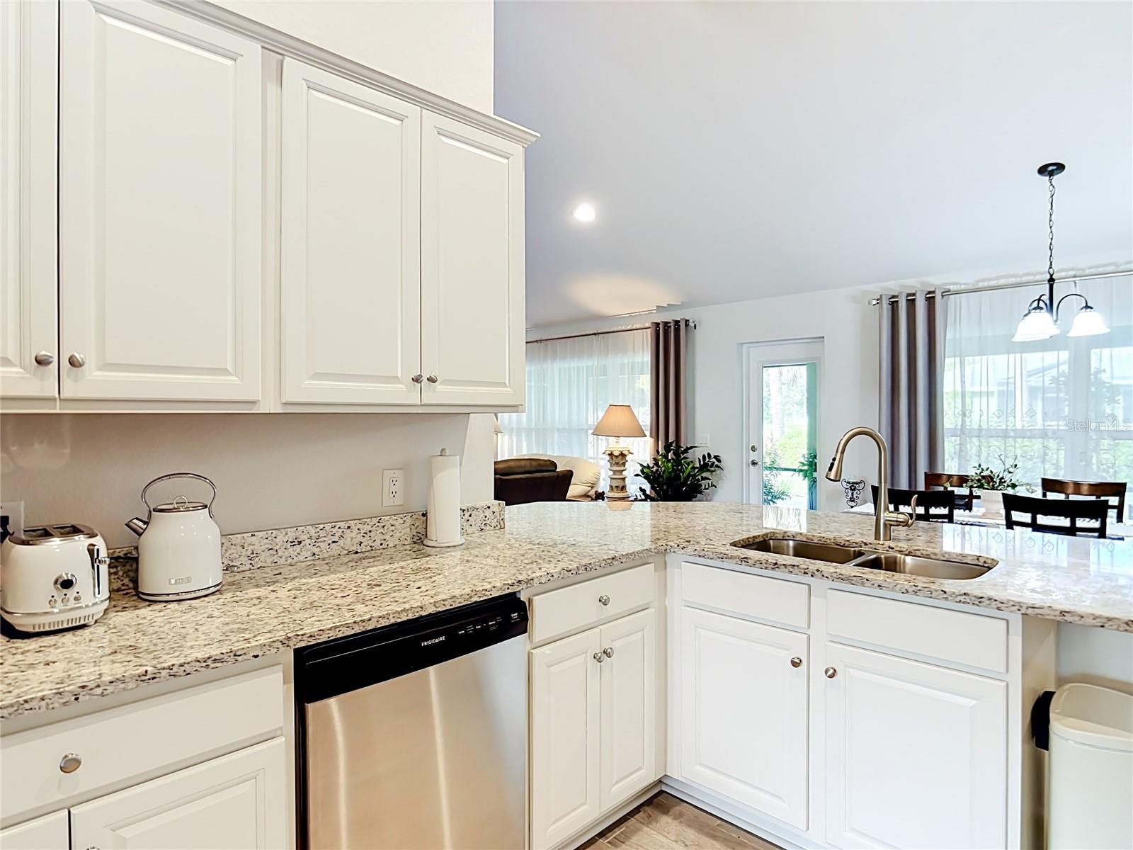 2461 S Cranberry Blvd Property Photo 15