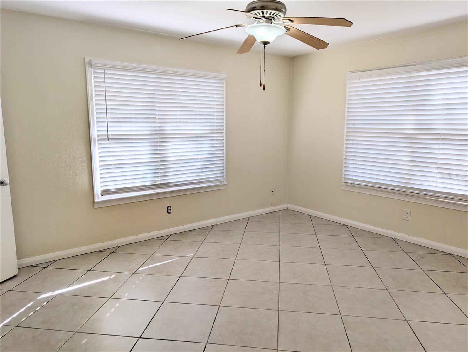 1010 Indian Beach Dr Property Photo 9