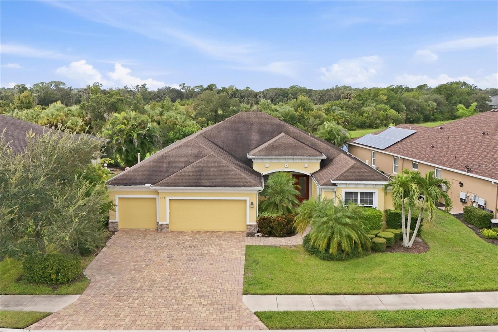 640 Honeyflower Loop Property Photo 1