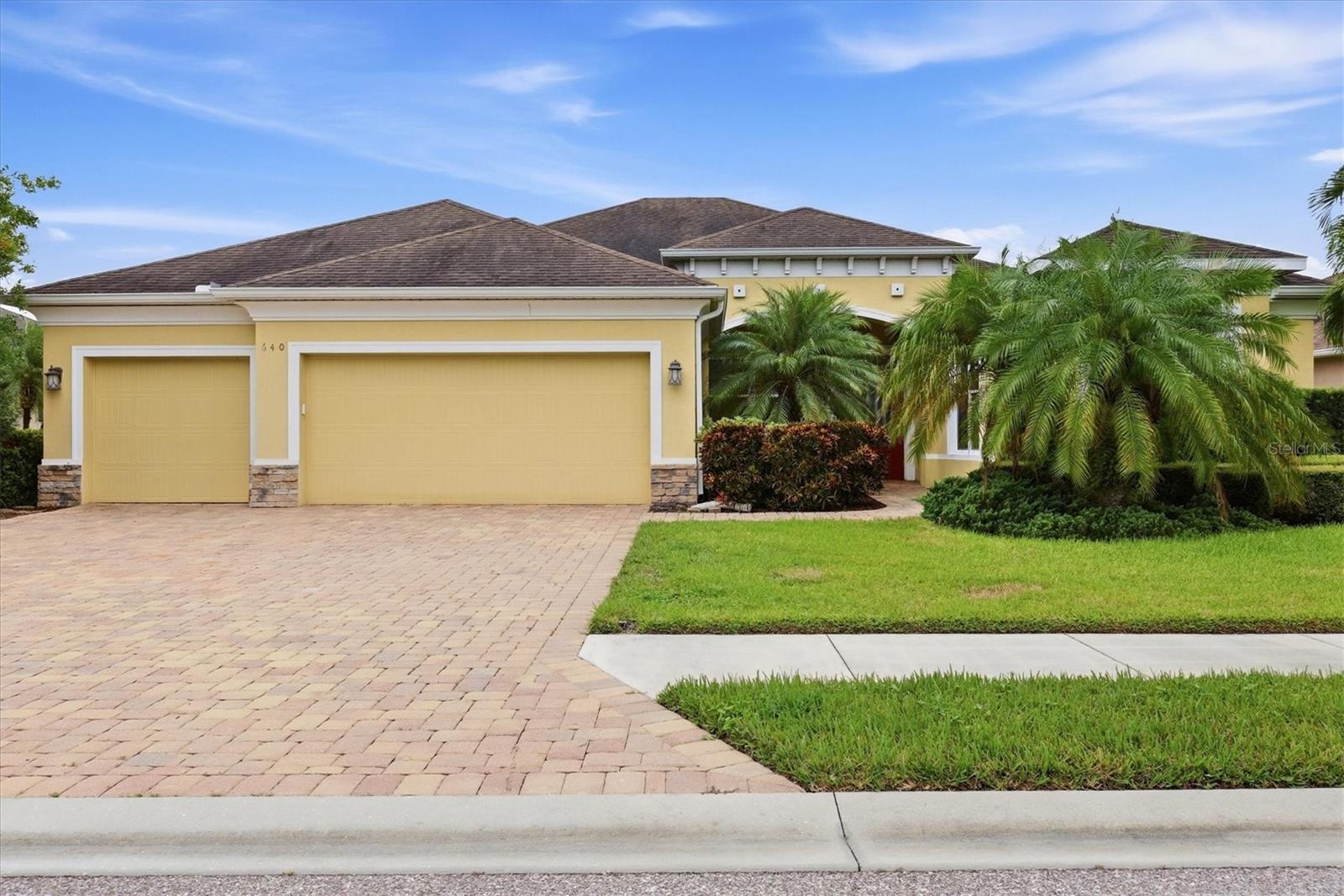 640 Honeyflower Loop Property Photo 5