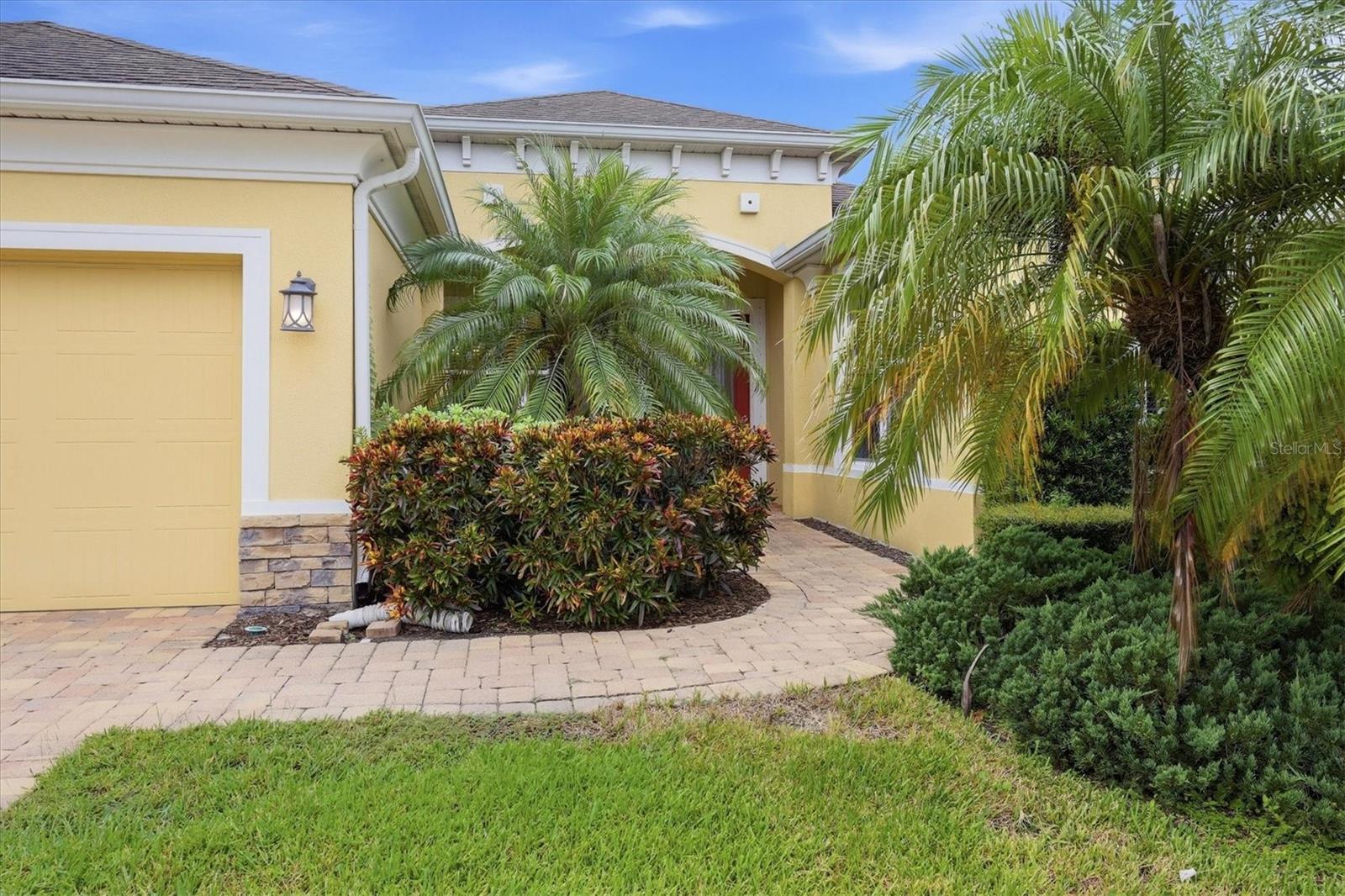 640 Honeyflower Loop Property Photo 6