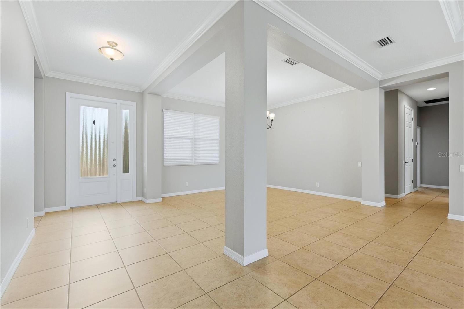 640 Honeyflower Loop Property Photo 8