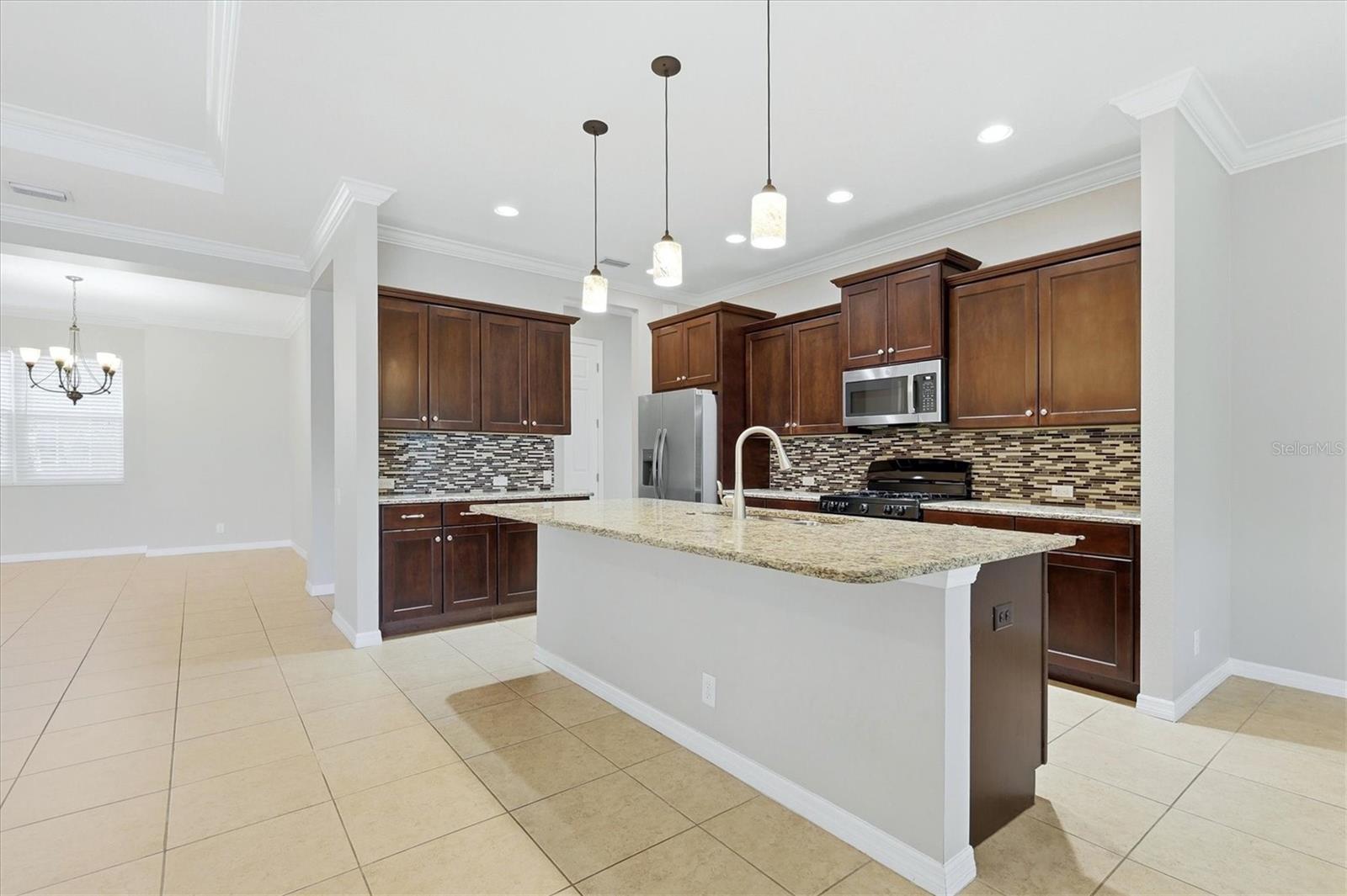 640 Honeyflower Loop Property Photo 18