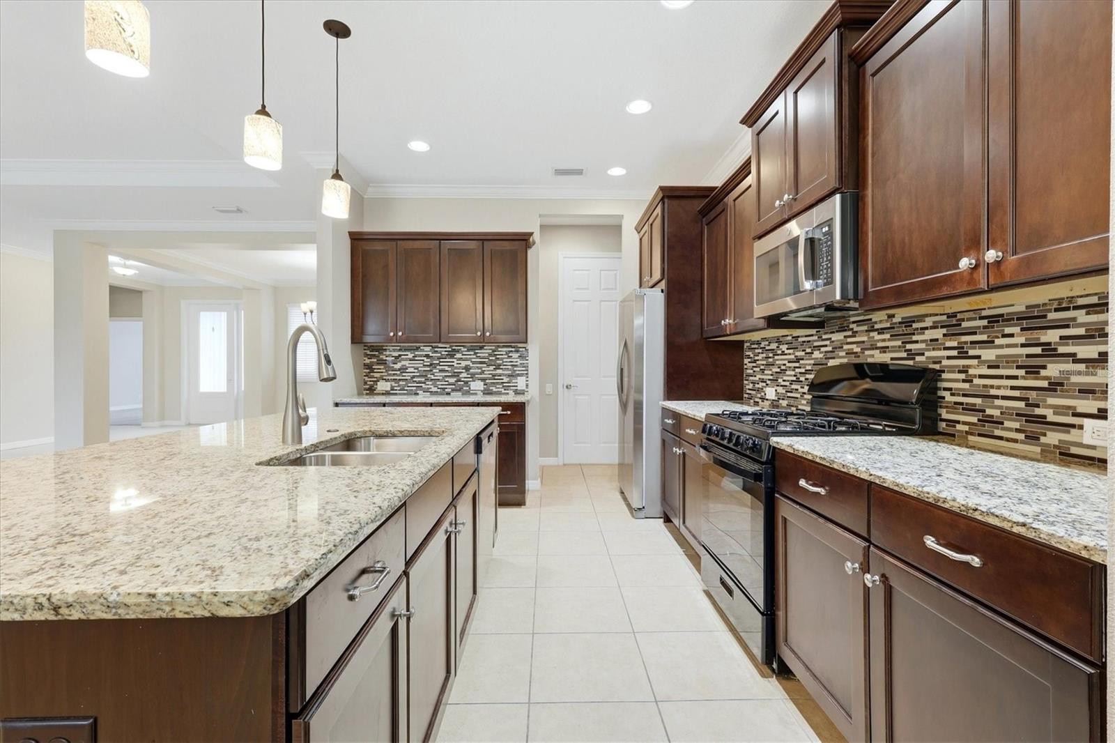 640 Honeyflower Loop Property Photo 20