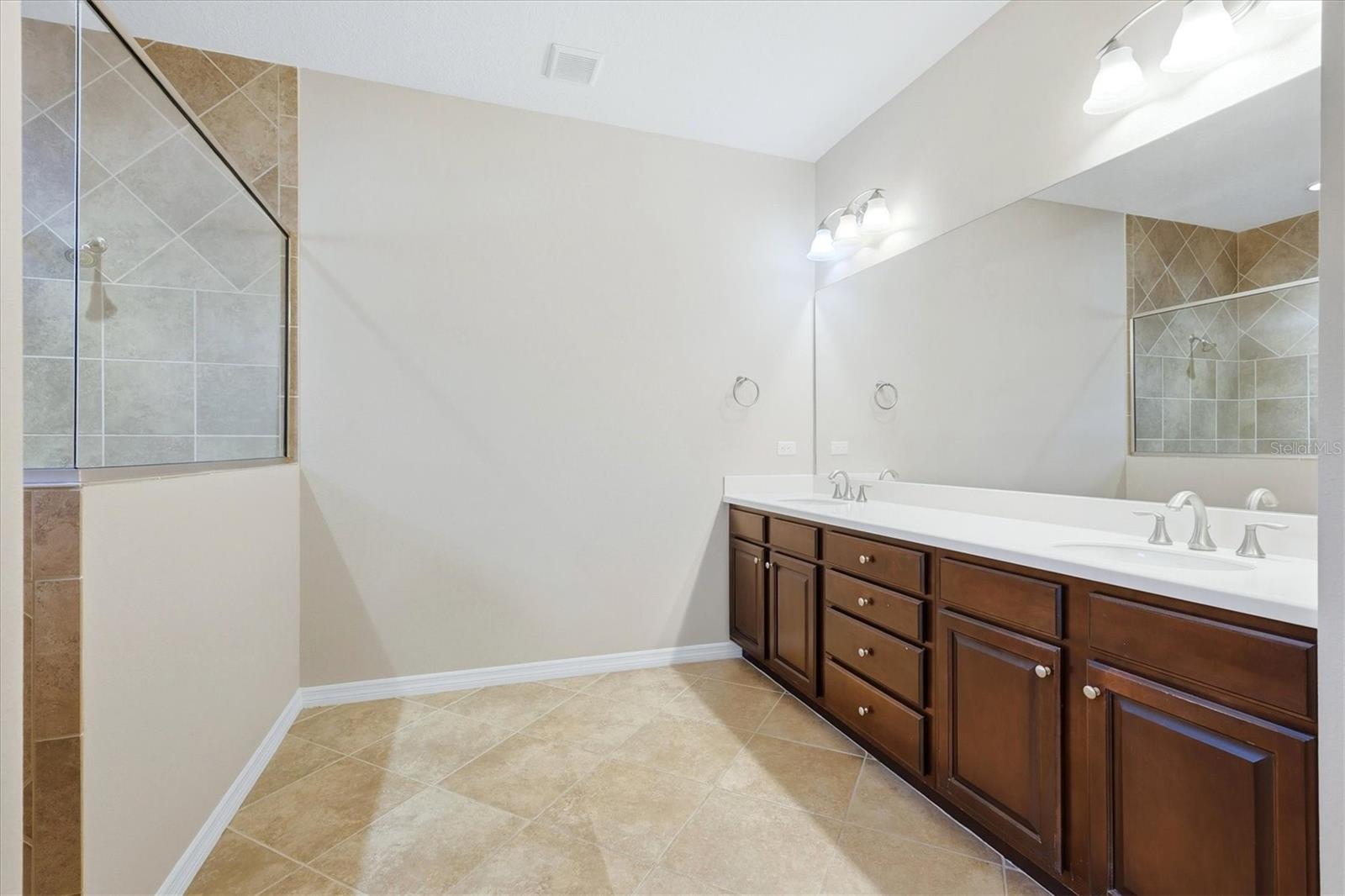 640 Honeyflower Loop Property Photo 26
