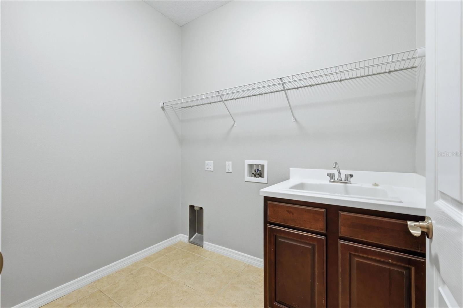 640 Honeyflower Loop Property Photo 35