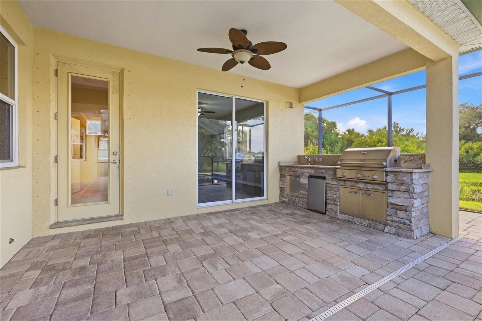 640 Honeyflower Loop Property Photo 36
