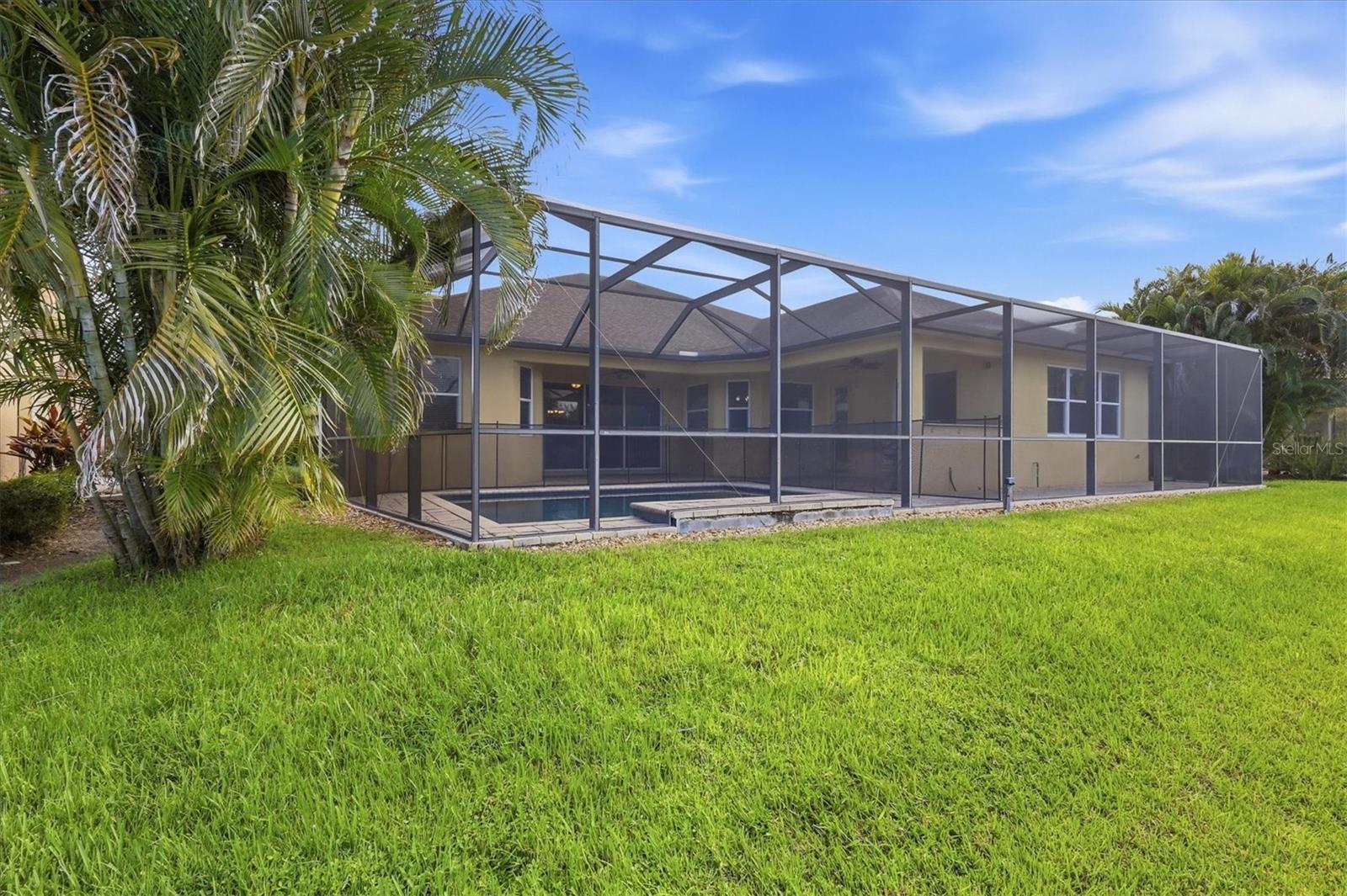 640 Honeyflower Loop Property Photo 40