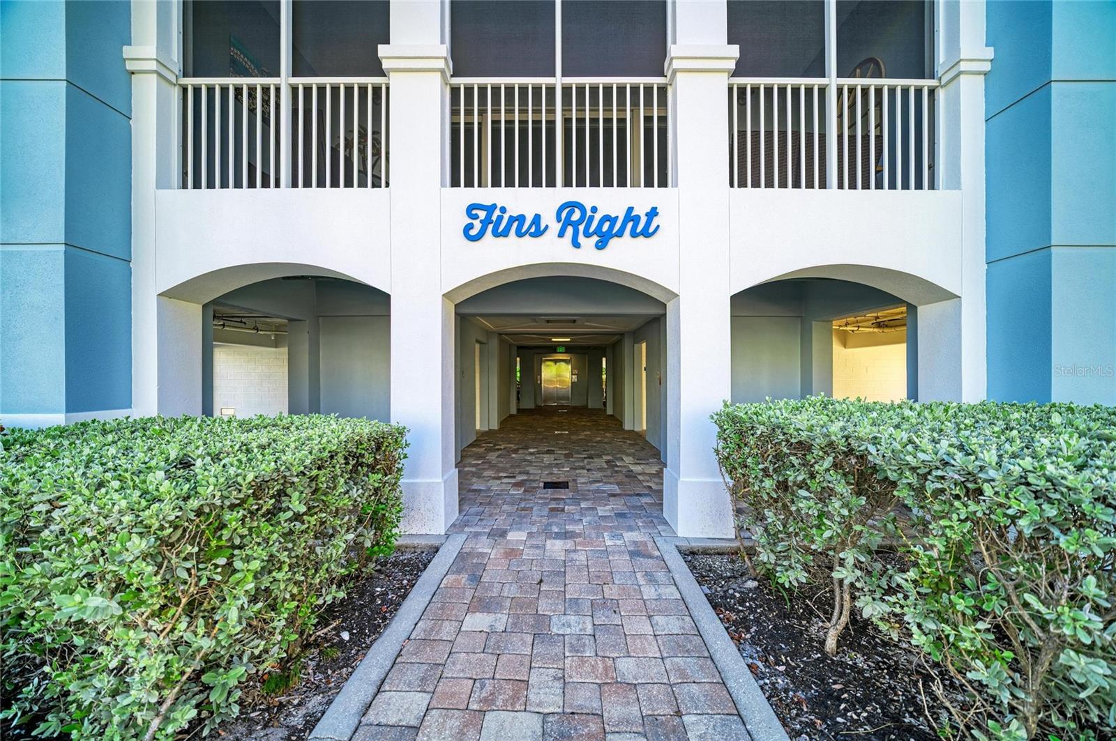 391 Aruba Cir #401 Property Photo 8