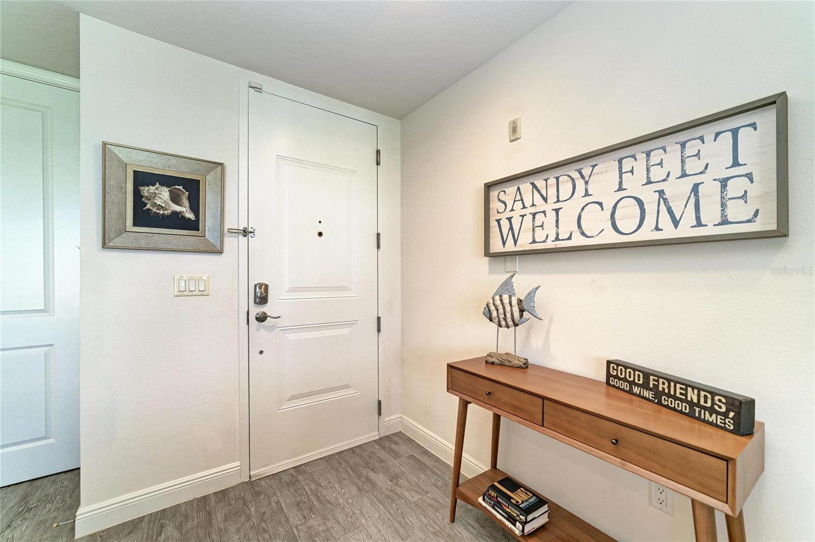 391 Aruba Cir #401 Property Photo 10