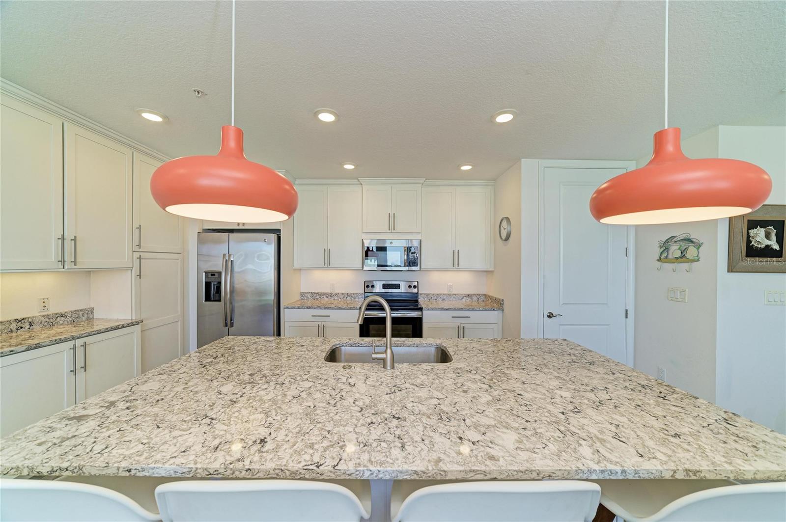 391 Aruba Cir #401 Property Photo 20