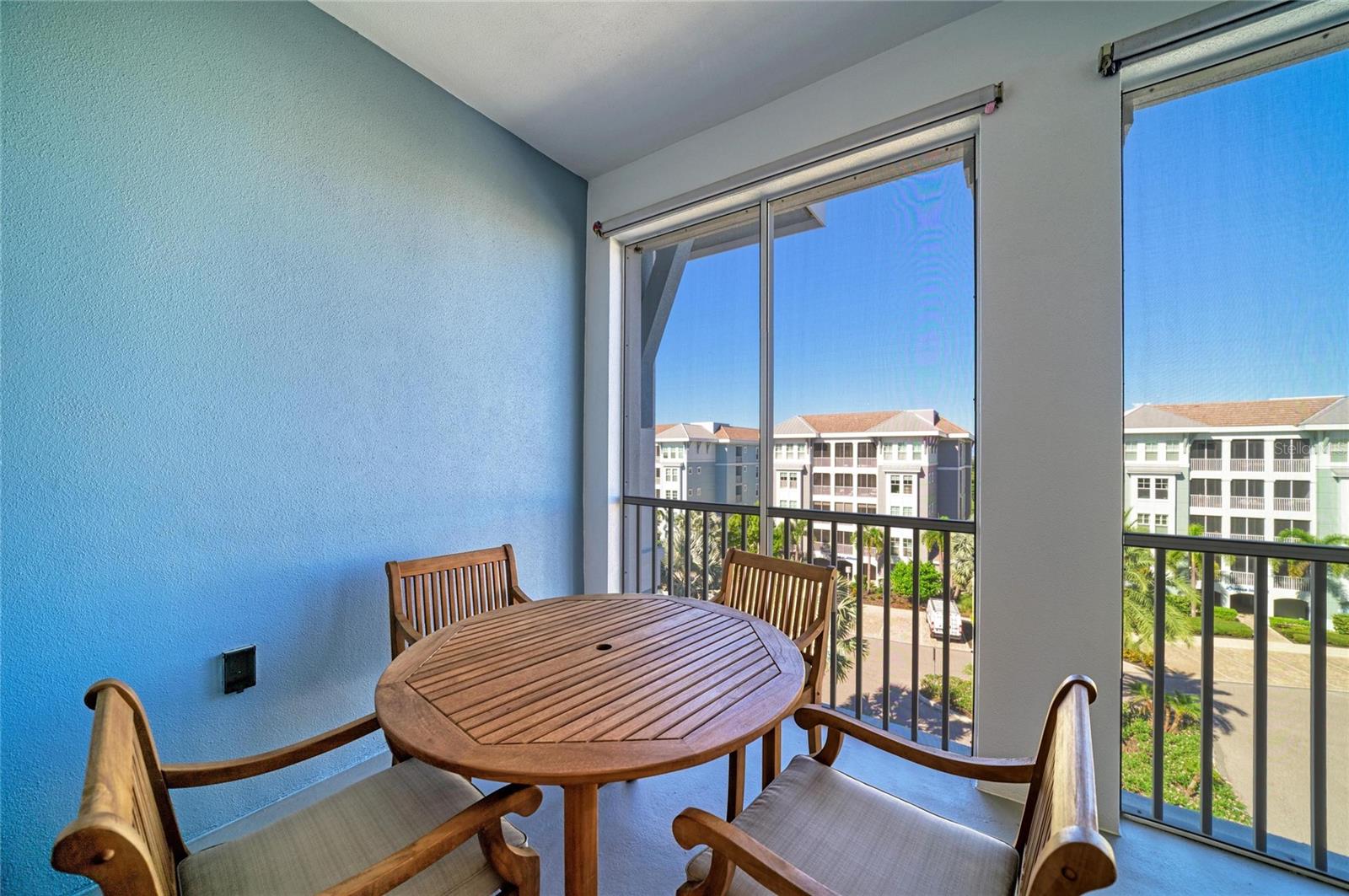 391 Aruba Cir #401 Property Photo 41