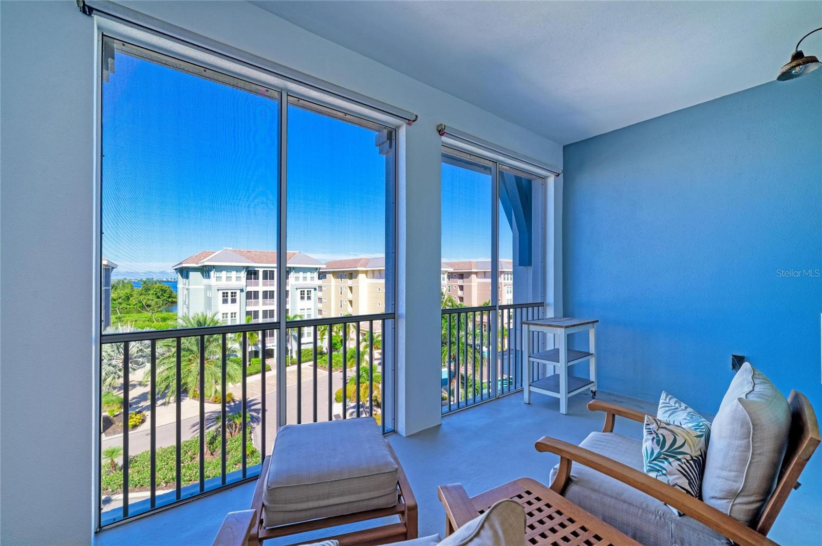 391 Aruba Cir #401 Property Photo 42