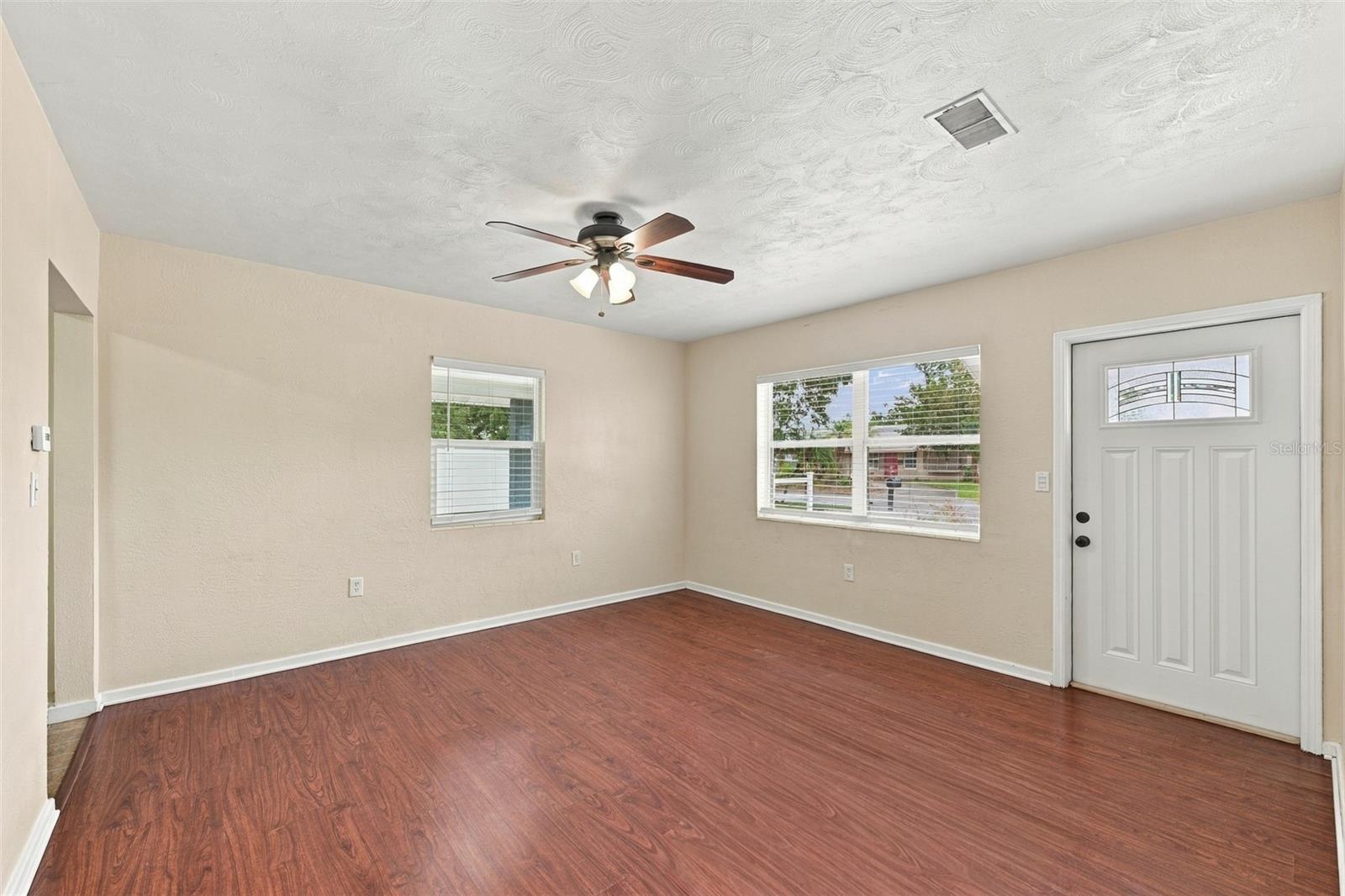 1007 21st Ave W Property Photo 5