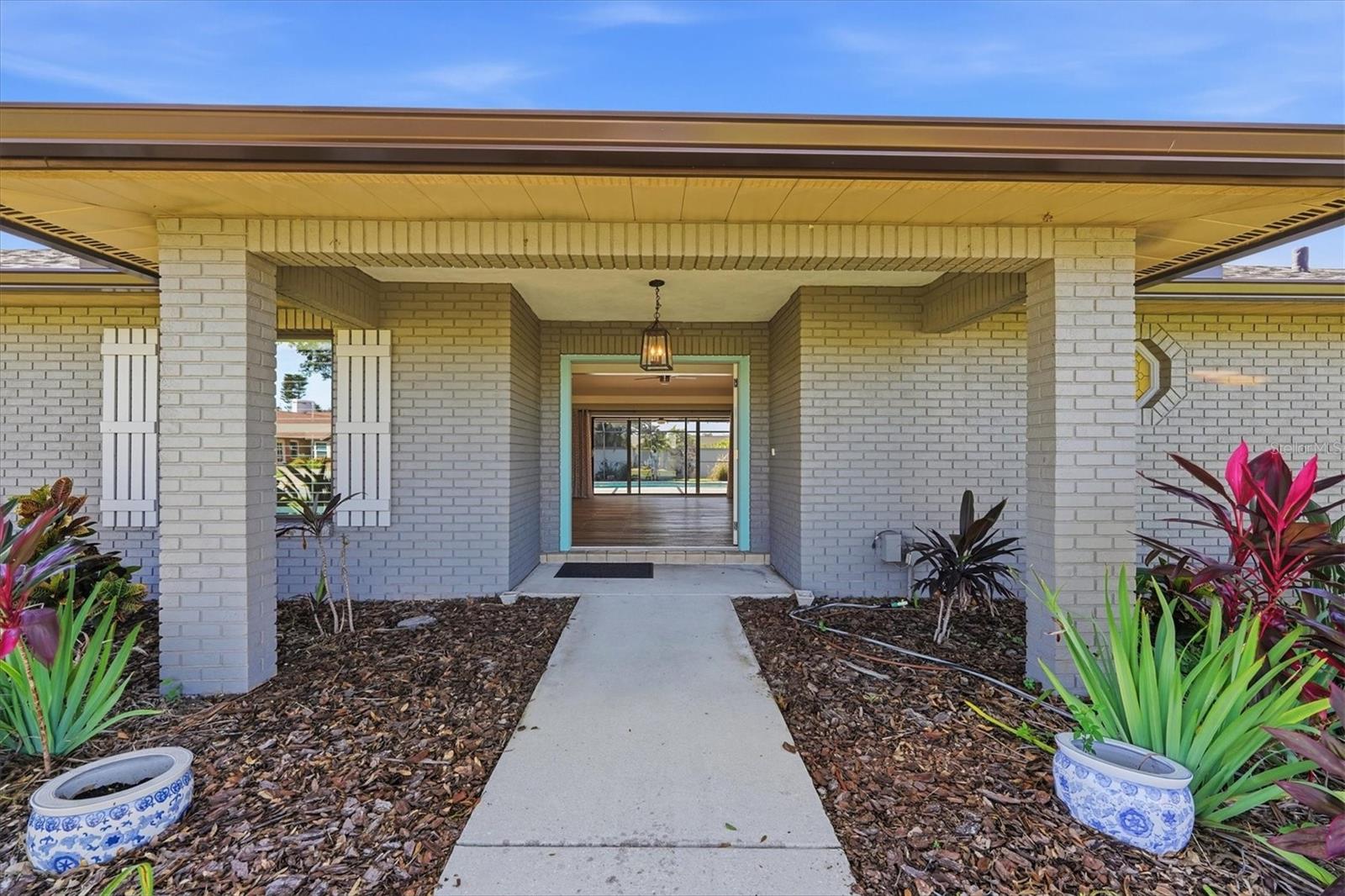 6993 COUNTRY LAKES CIR Property Photo 1