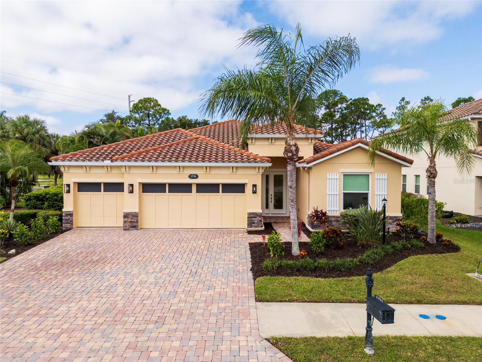 5790 Rock Dove Dr Property Photo 1