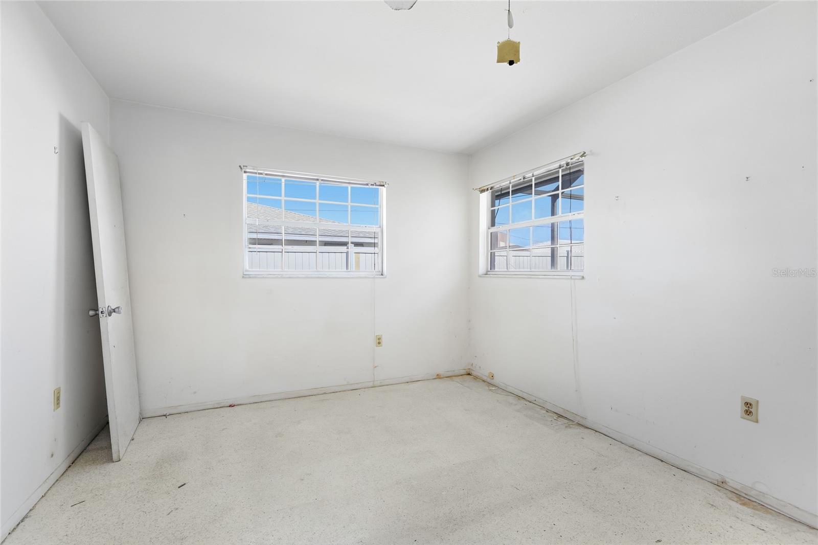612 Center Rd Property Photo 13