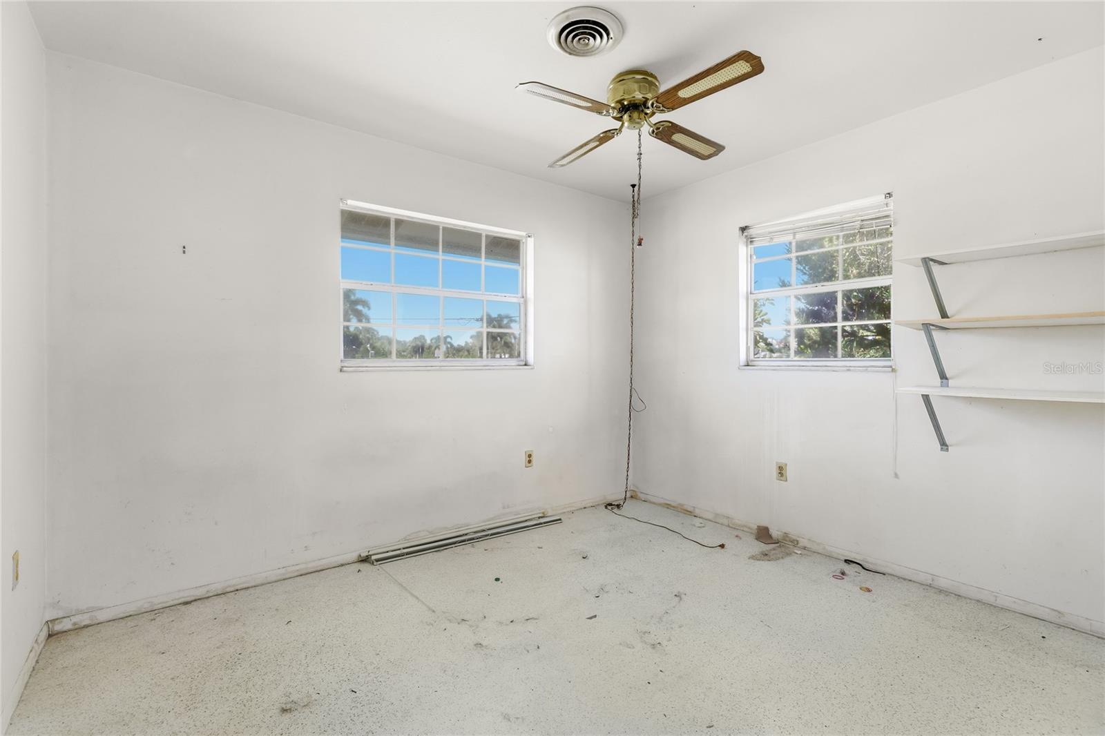 612 Center Rd Property Photo 17