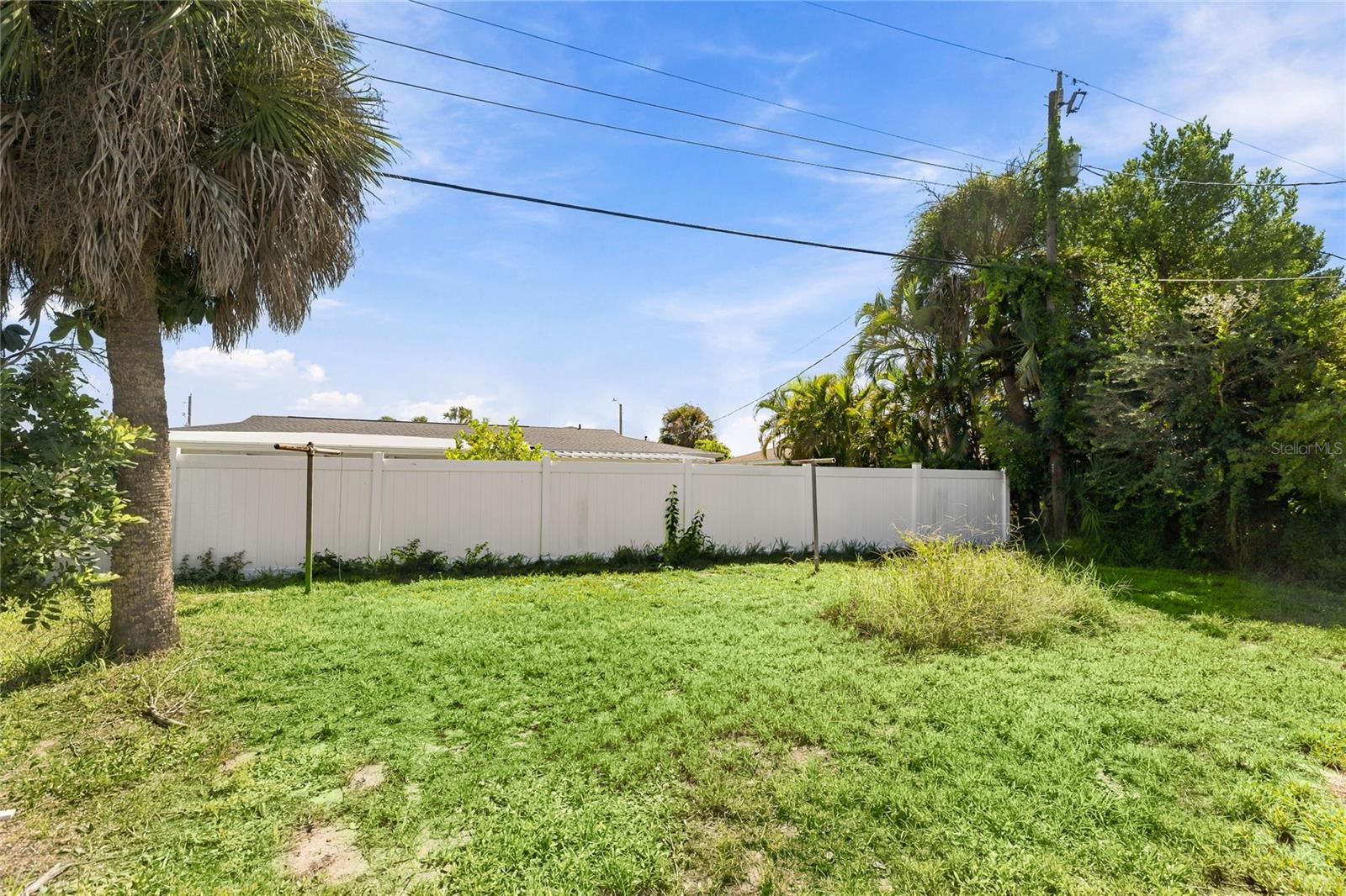612 Center Rd Property Photo 26