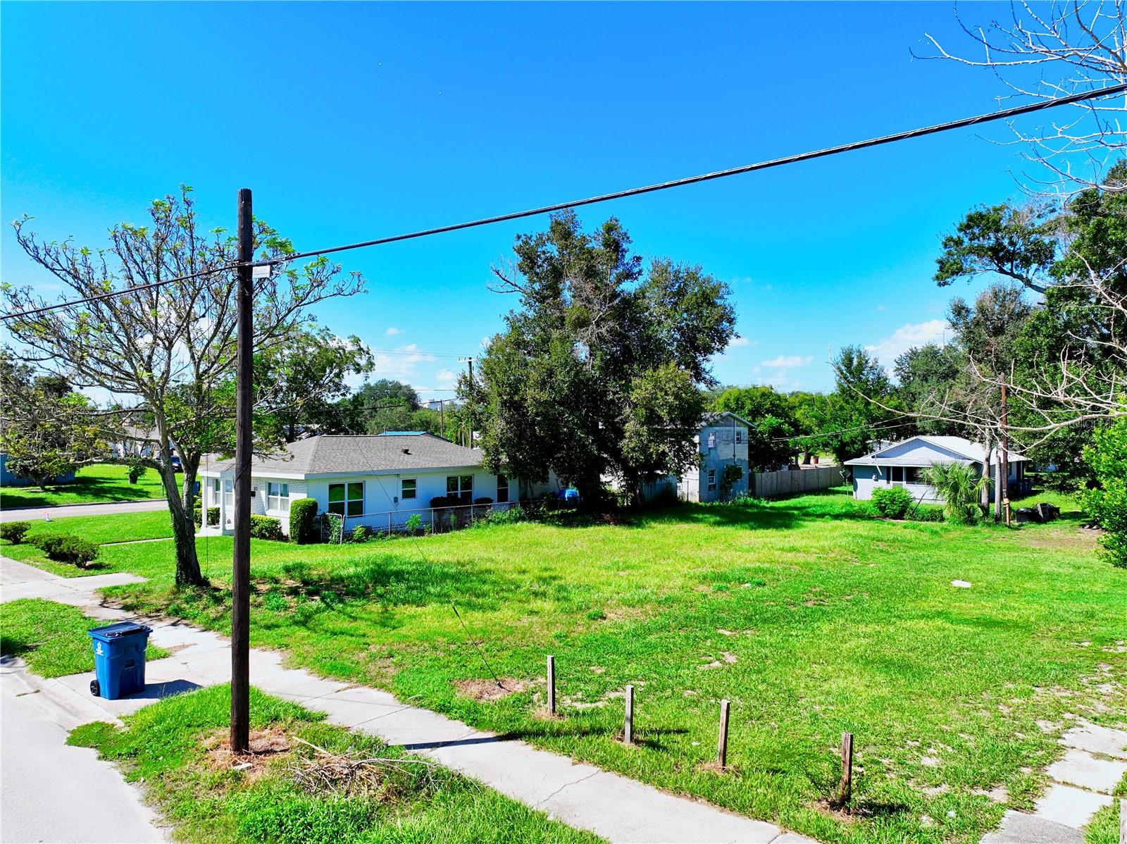 307 E St Property Photo 9