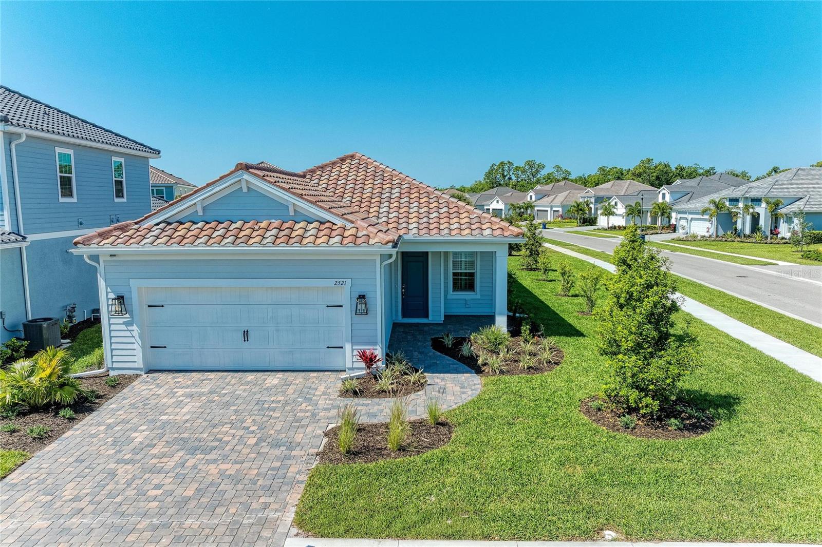 2521 STAR APPLE WAY Property Photo 1