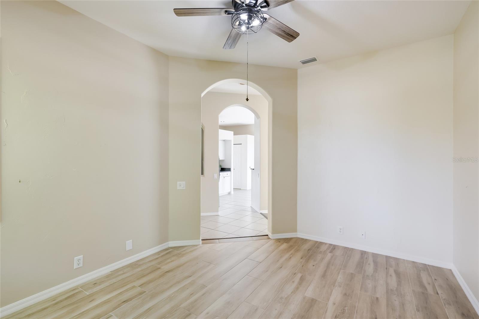 8702 52nd Dr E Property Photo 7