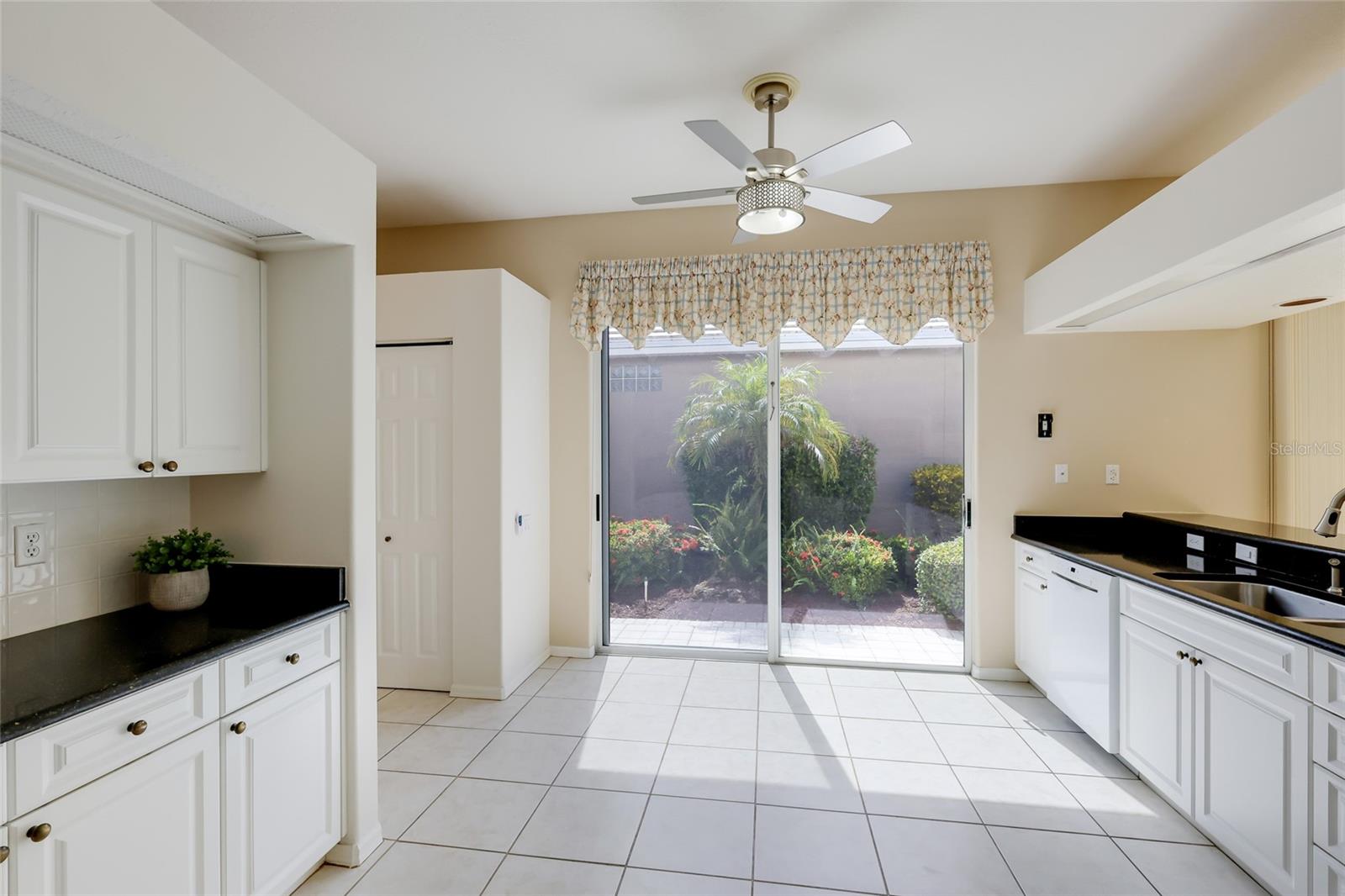 8702 52nd Dr E Property Photo 8