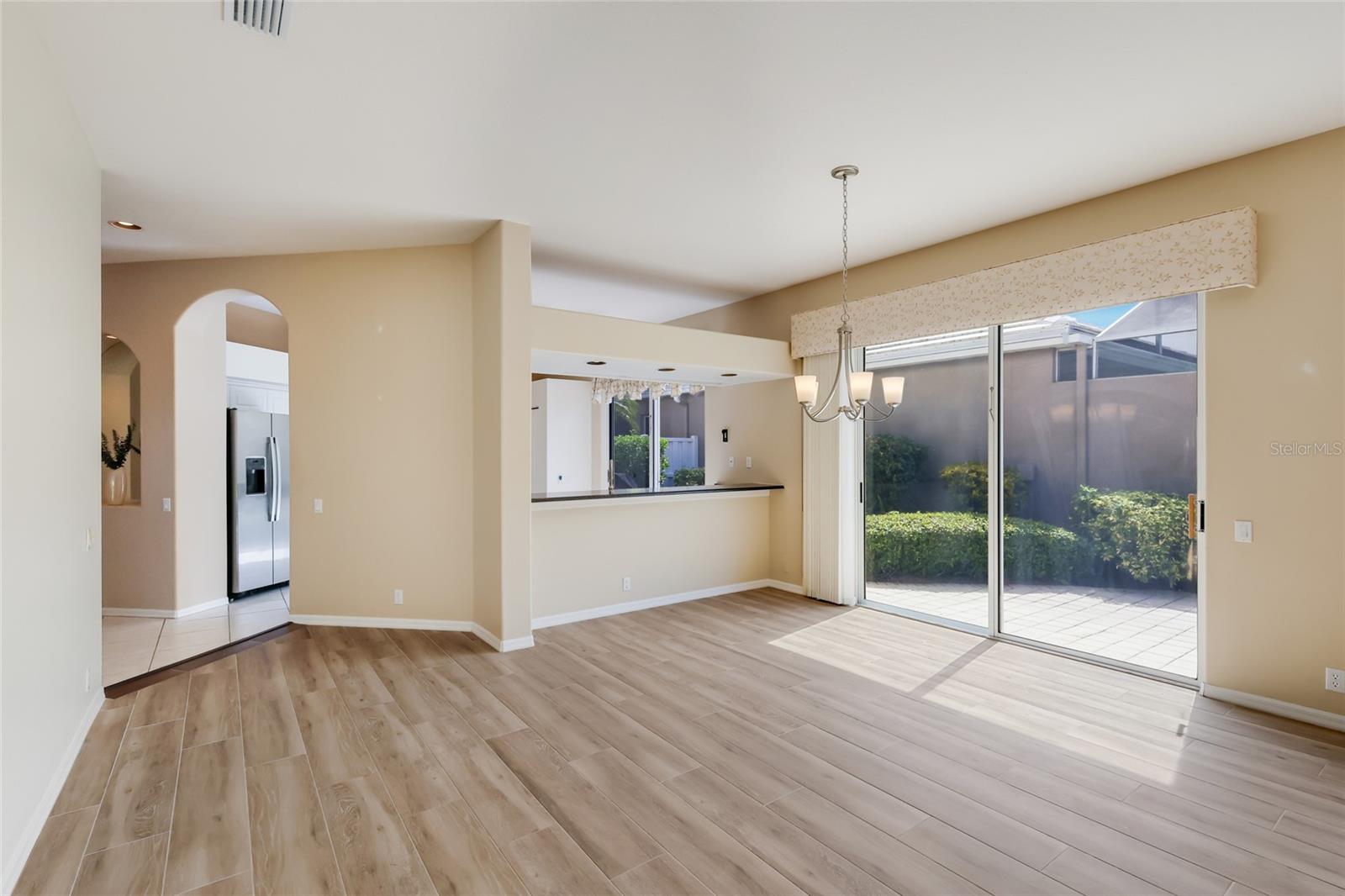 8702 52nd Dr E Property Photo 12