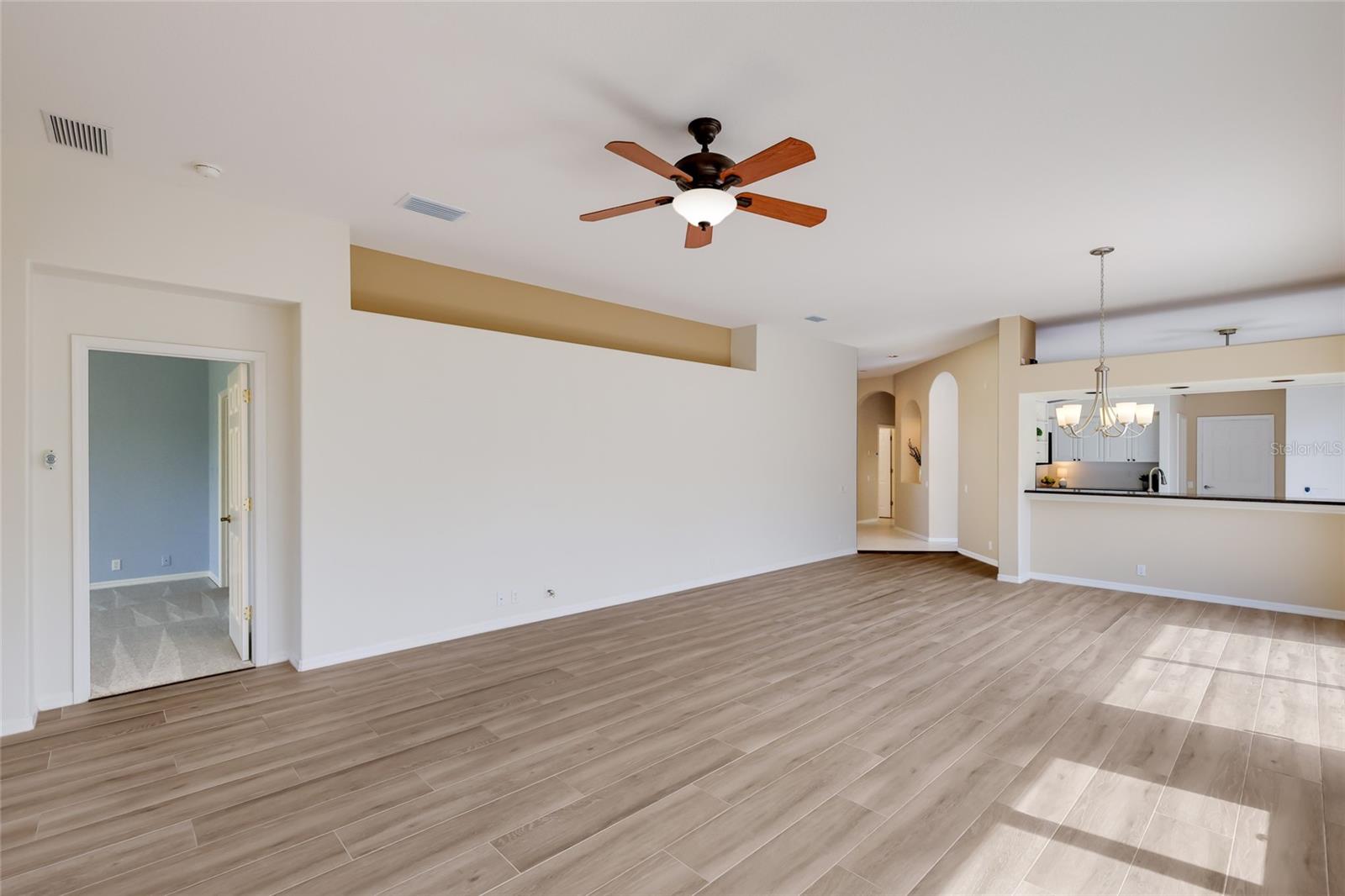 8702 52nd Dr E Property Photo 16