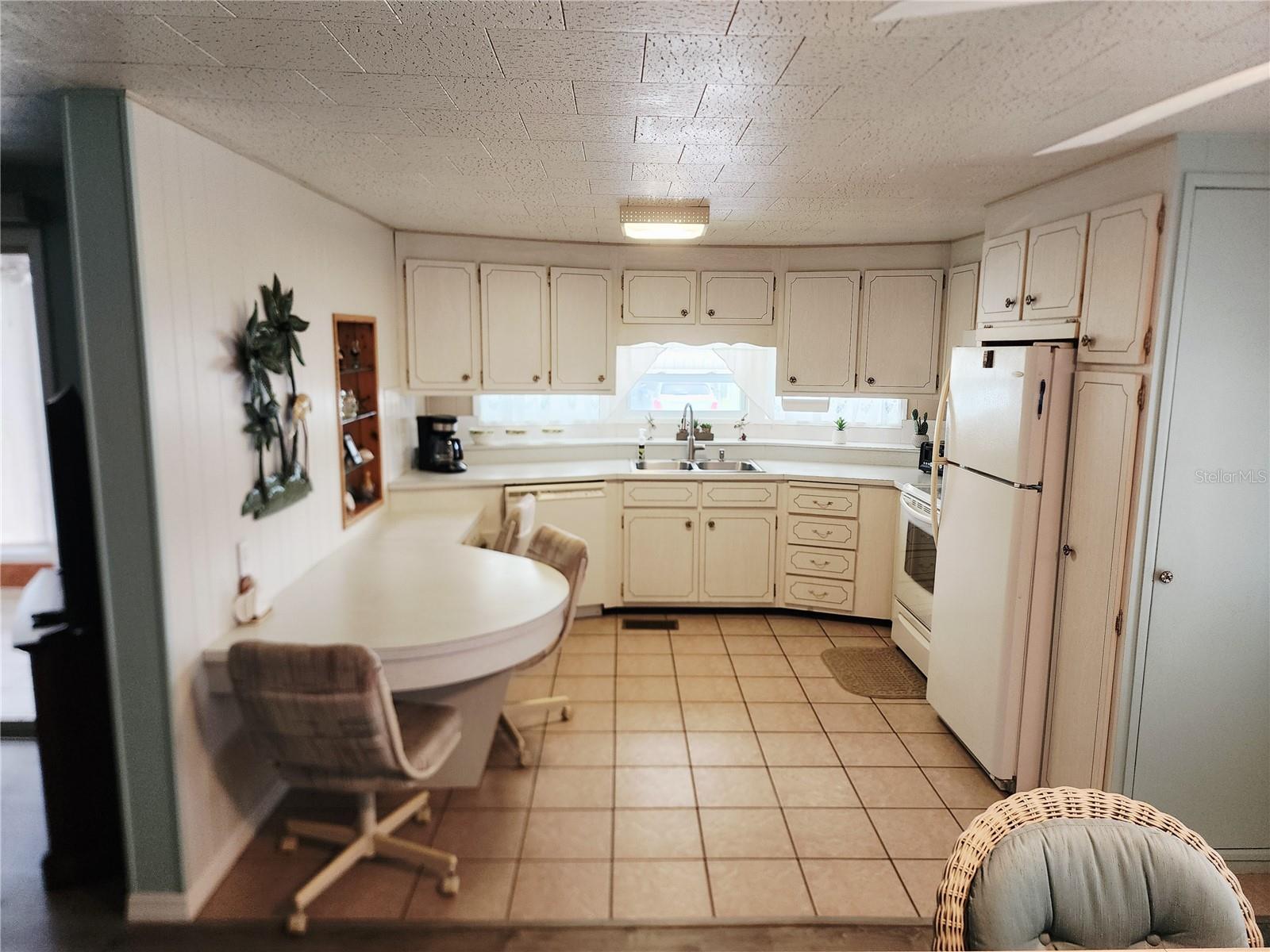 603 Cyprus Ct Property Photo 6