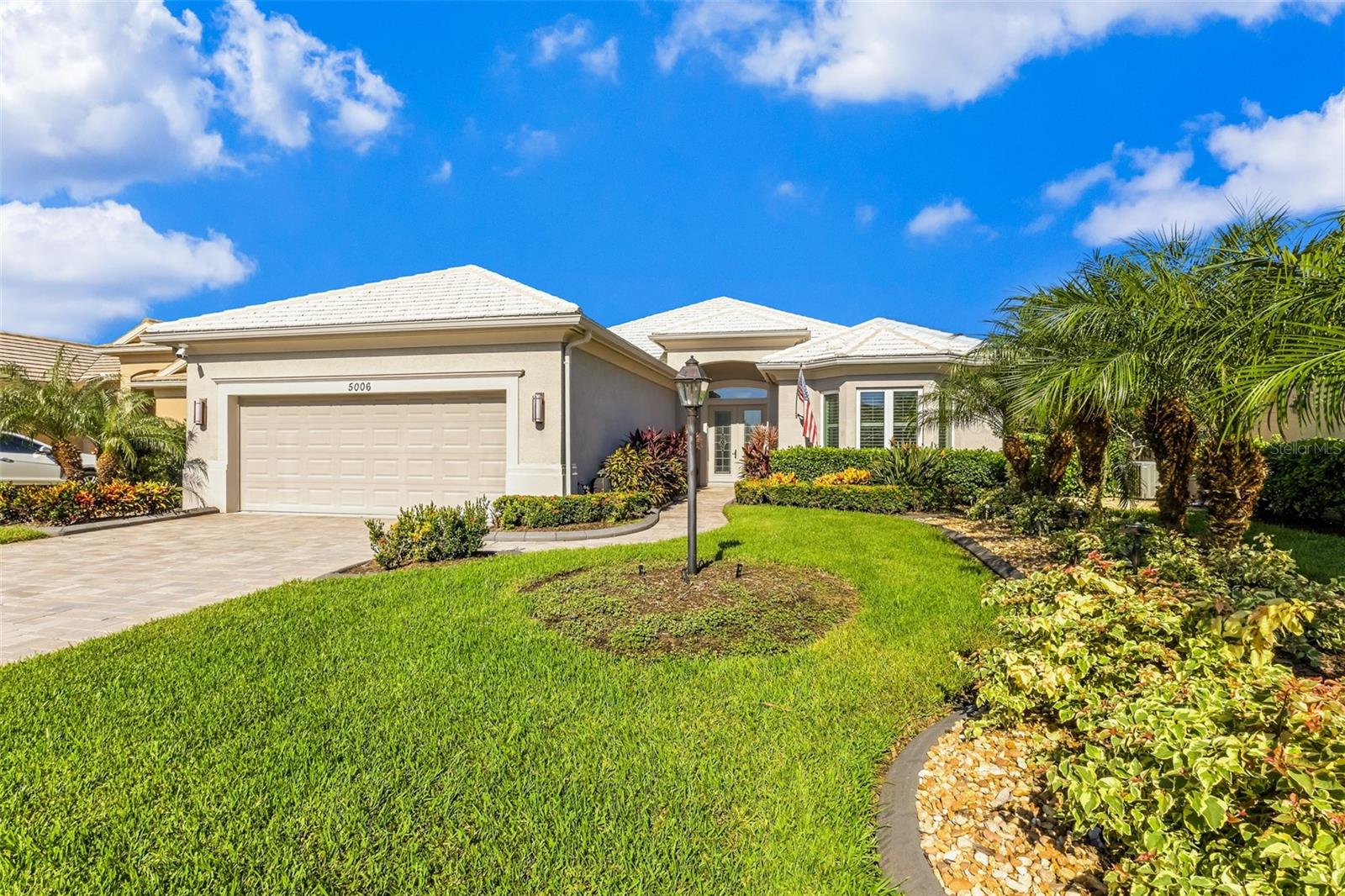 5006 Tobermory Way Property Photo 5