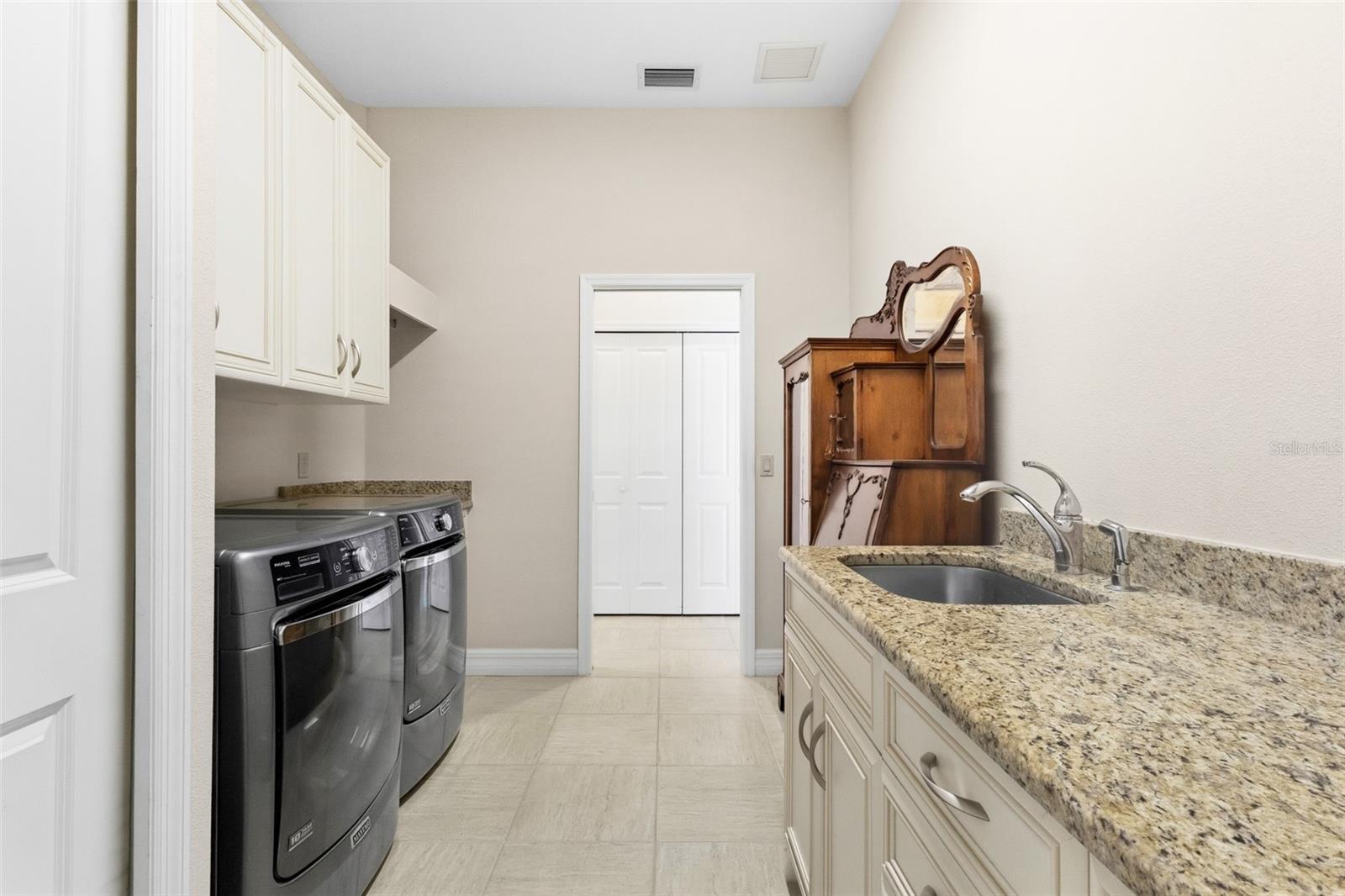 5006 Tobermory Way Property Photo 53