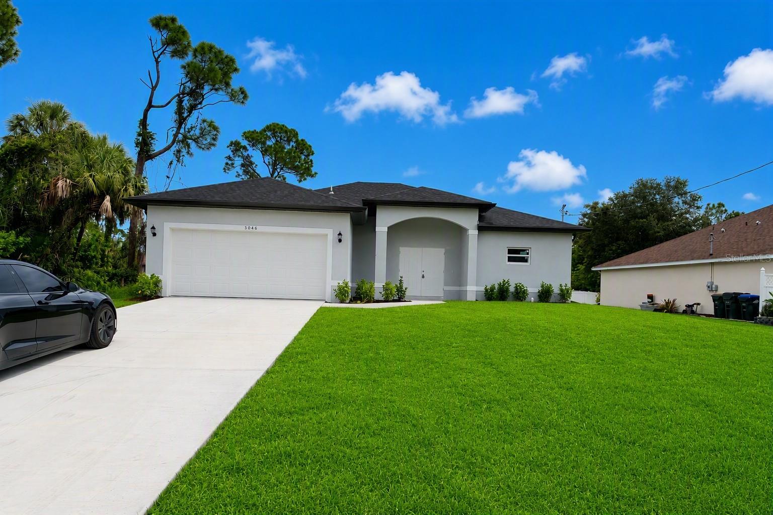 3046 Jeannin Dr Property Photo 3