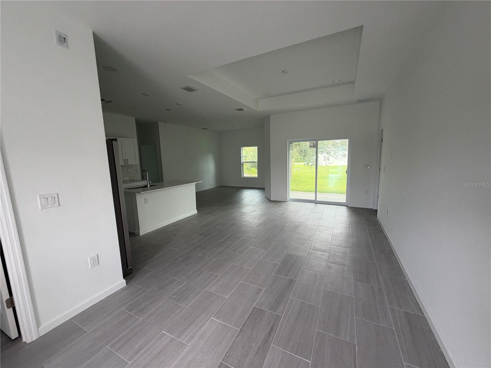3046 Jeannin Dr Property Photo 6