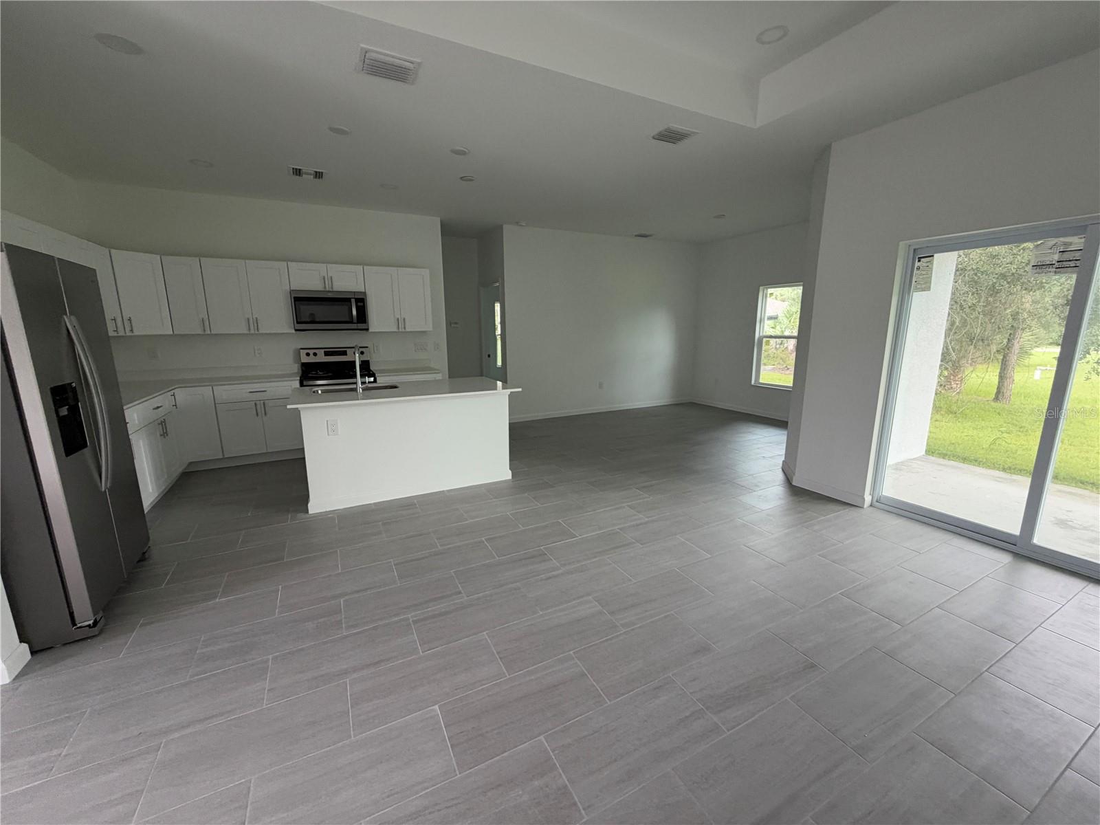 3046 Jeannin Dr Property Photo 9