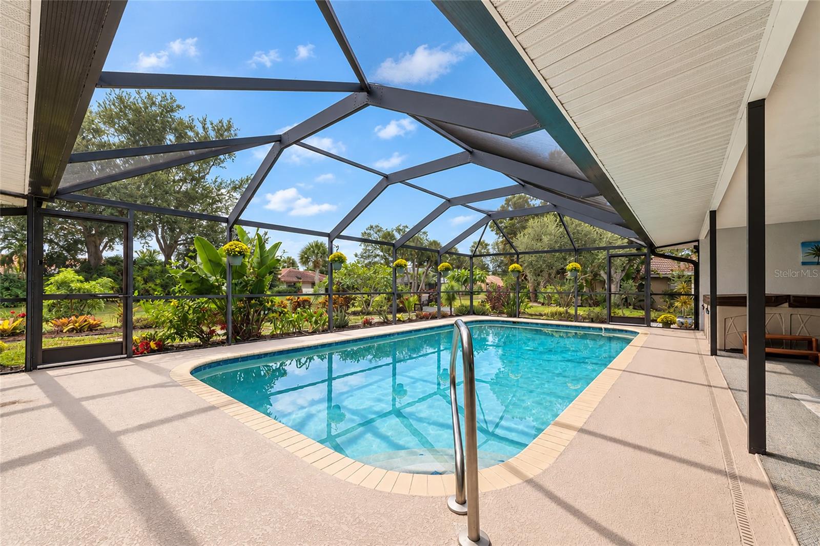 155 Sea Anchor Dr Property Photo 3